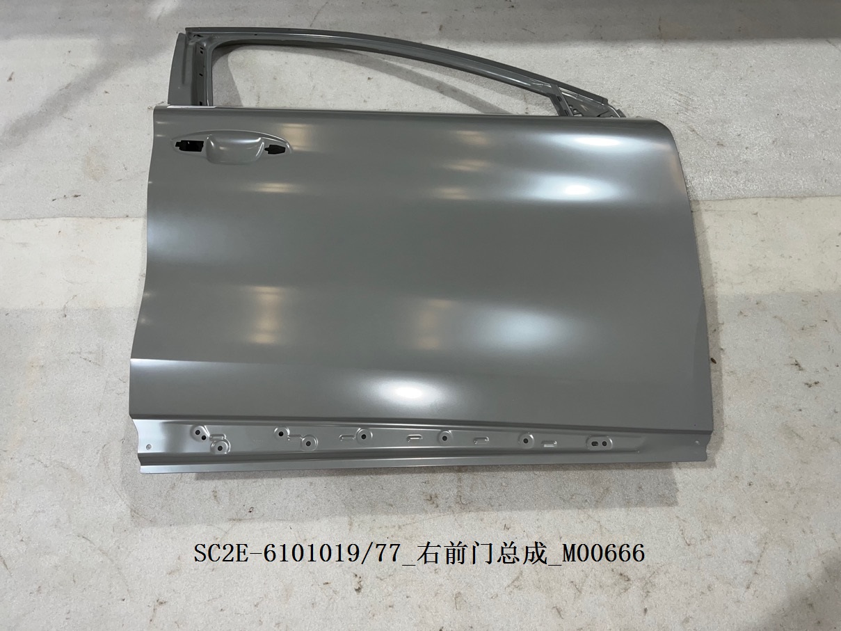 Right front door assembly
