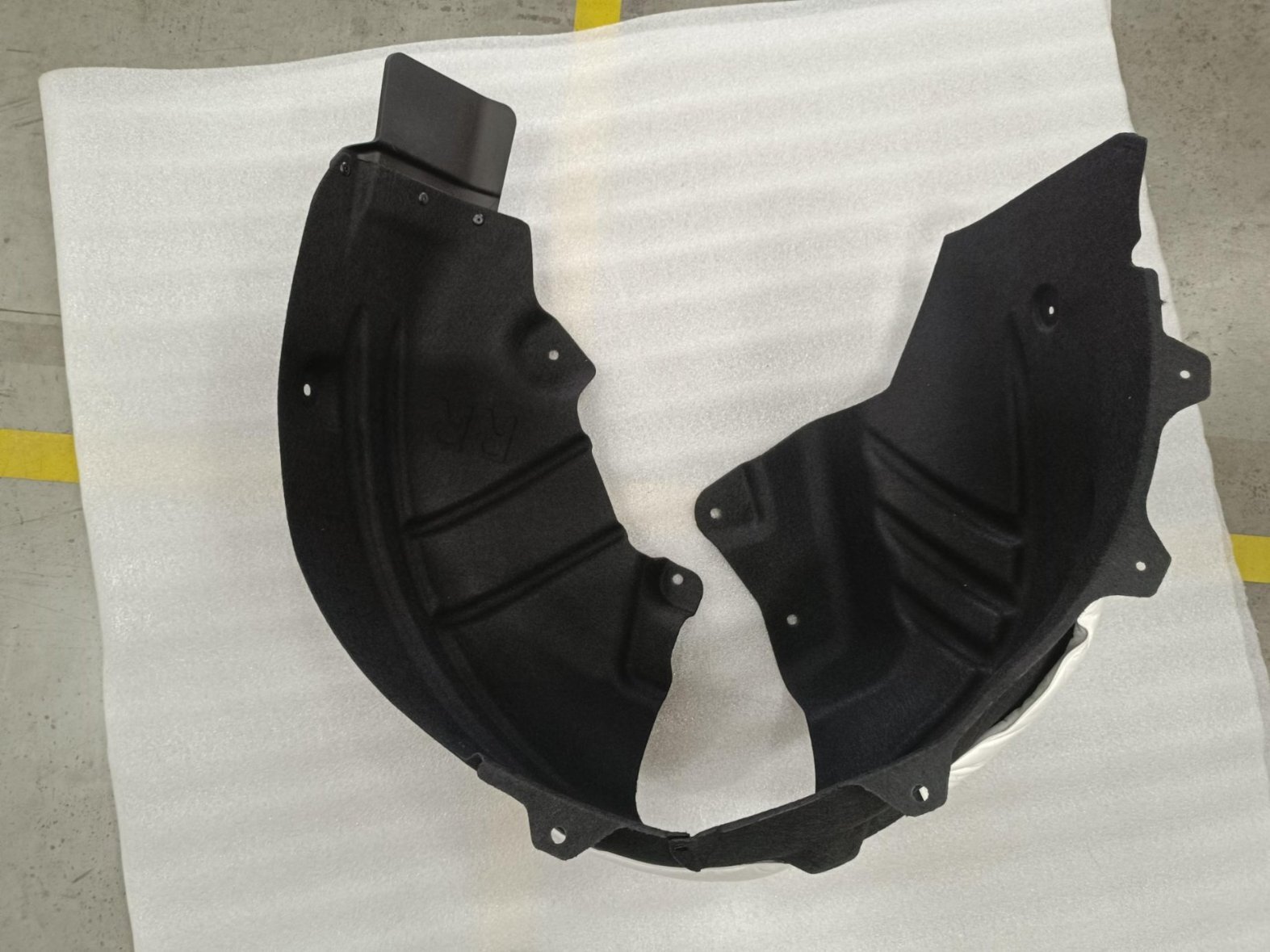 Right Rear Wheel Mudguard Assembly