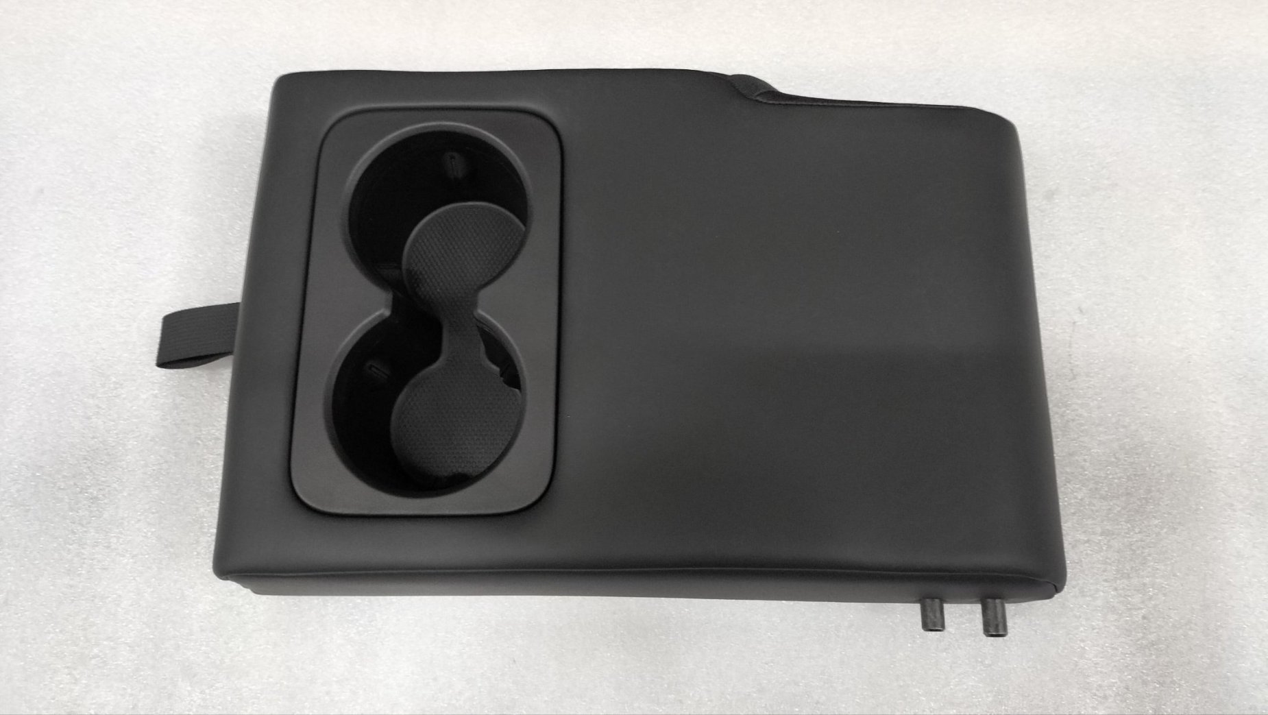 Rear Seat Centre Armrest Assembly - Deep Black 5