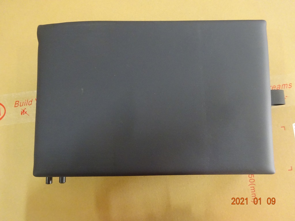 Rear Seat Centre Armrest Assembly - Deep Black 5