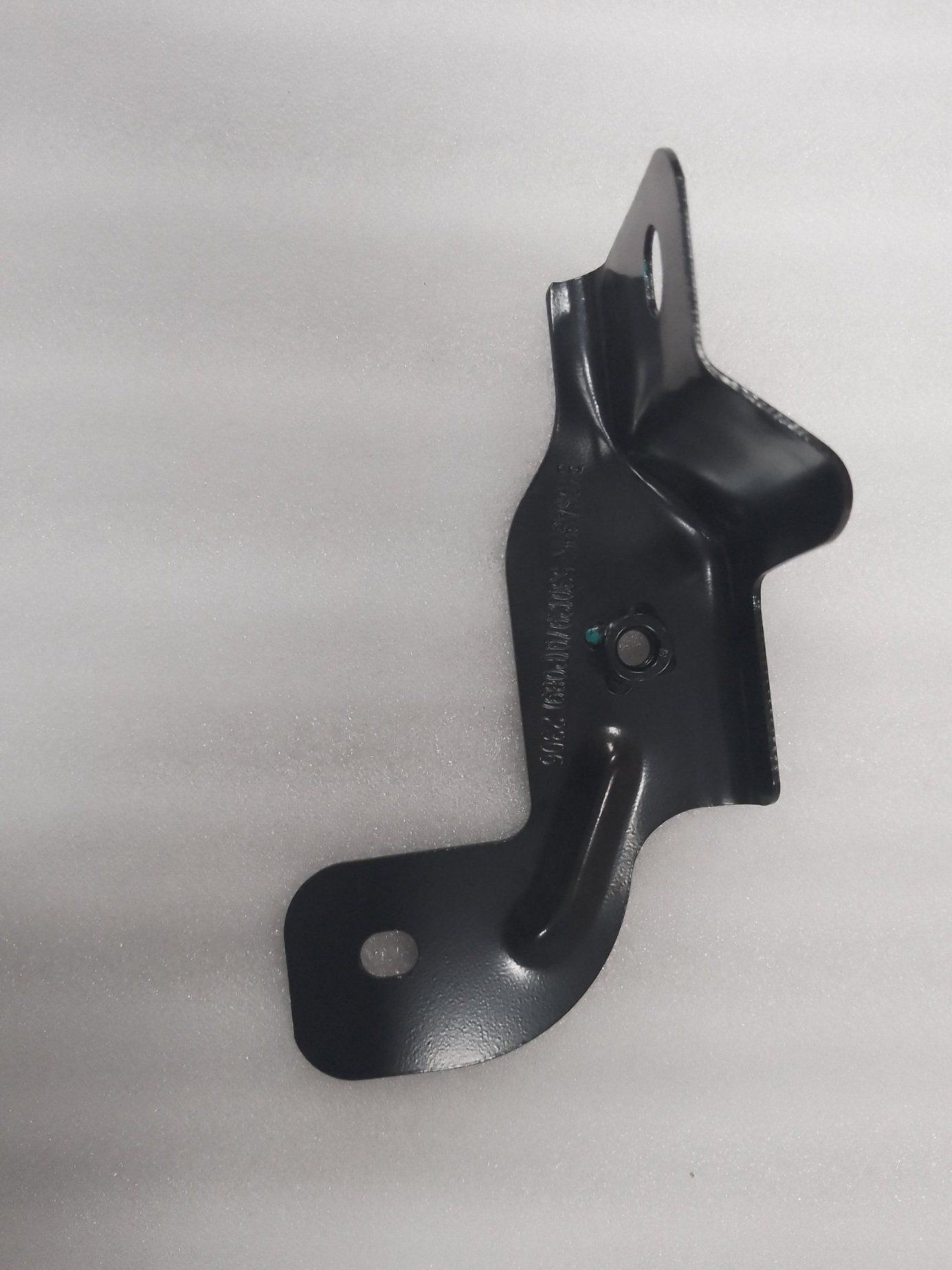 Front LH Headlamp Lower Mounting Bracket