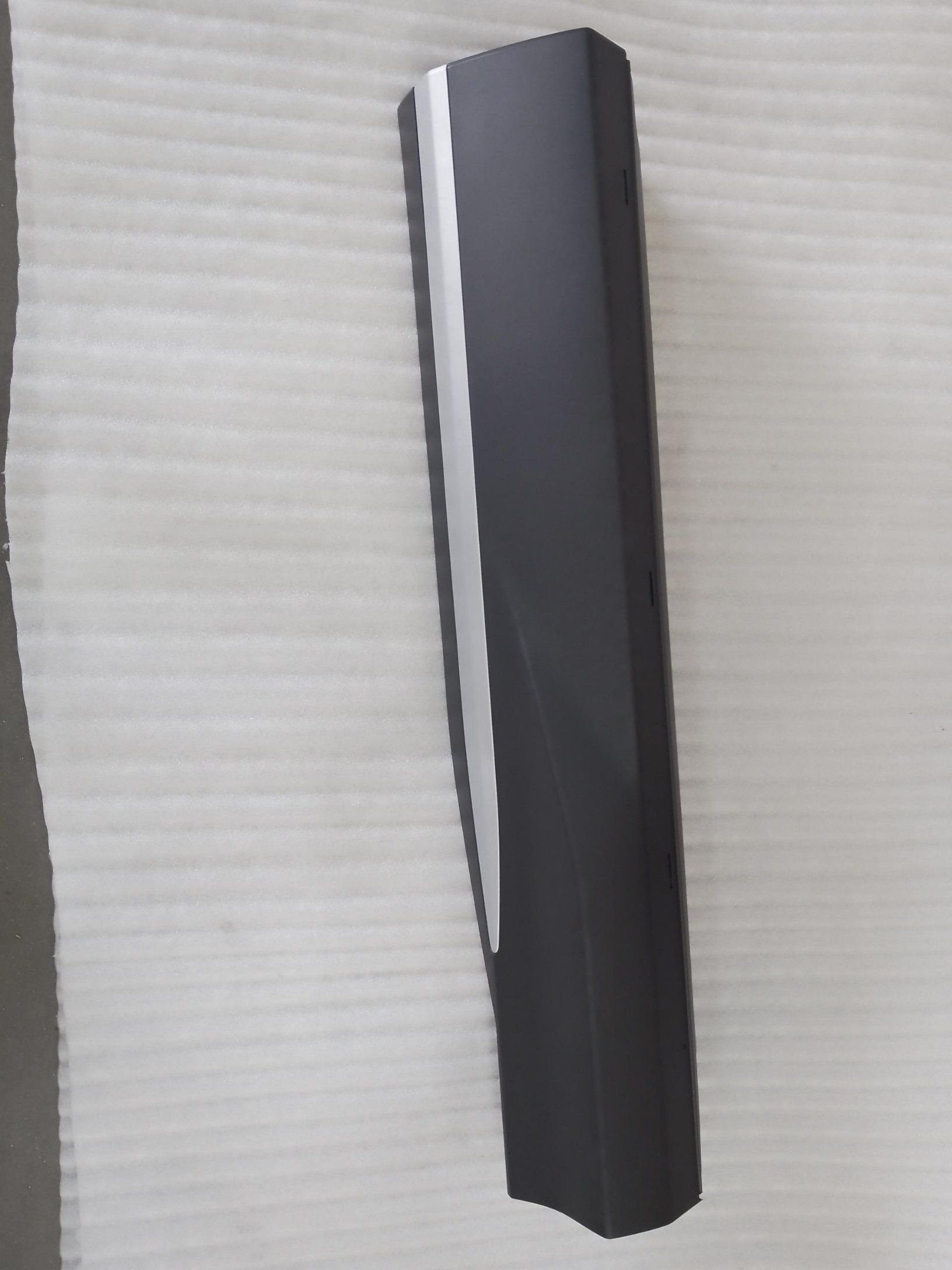 Right rear door skirt panel assembly
