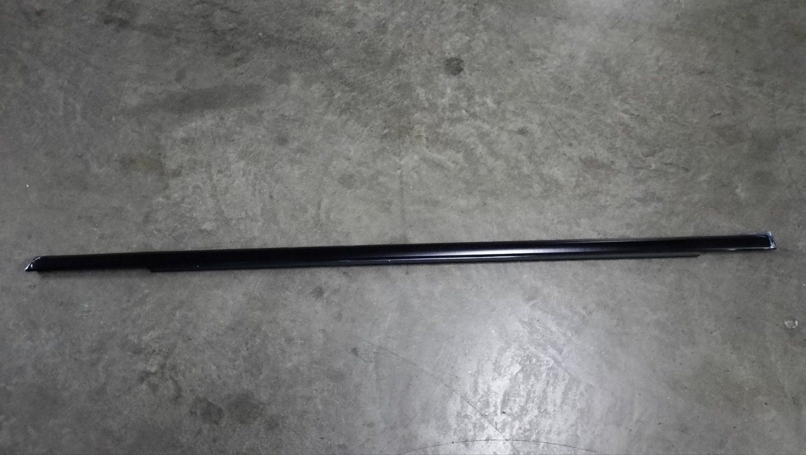 Right Rear Door Outer Belt Weatherstrip Assembly