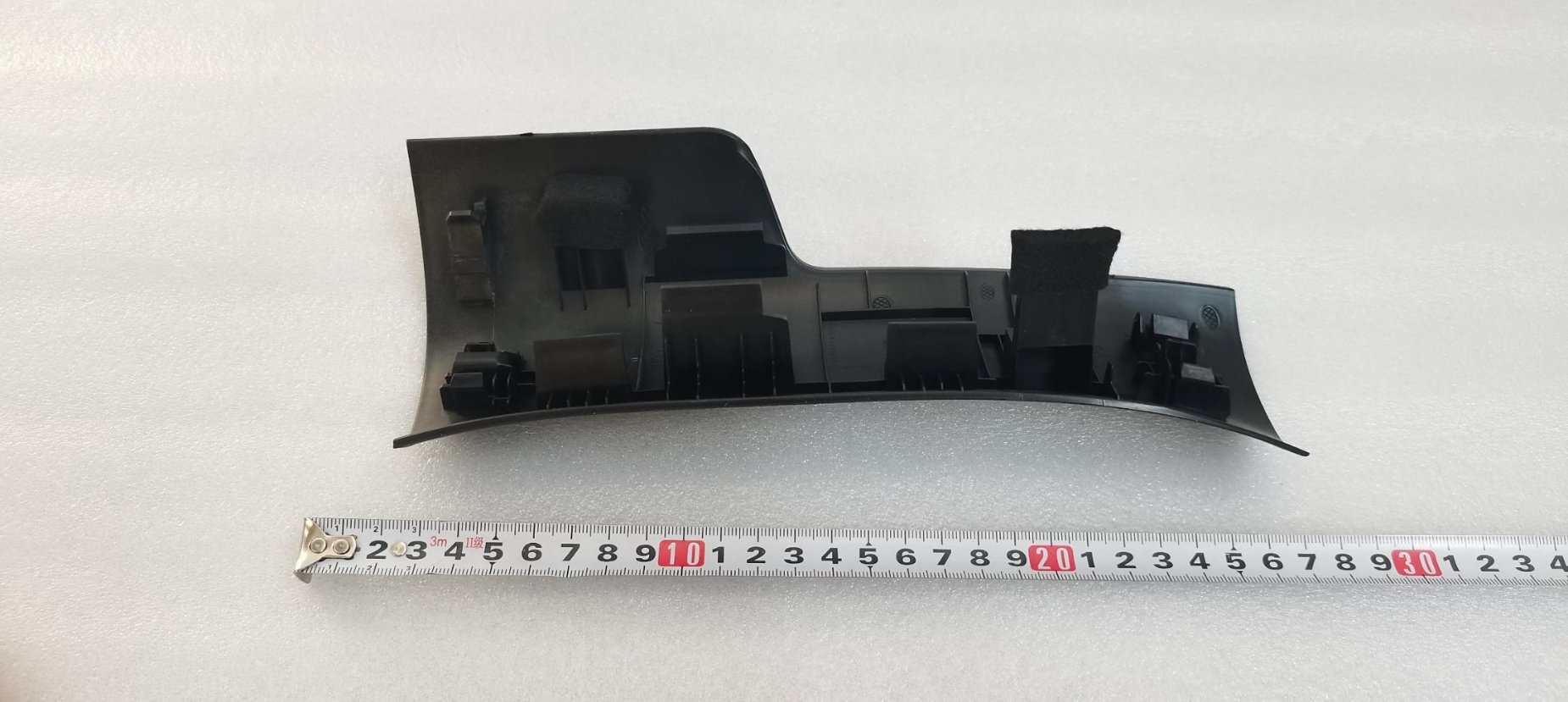 Right rear door sill trim panel assembly
