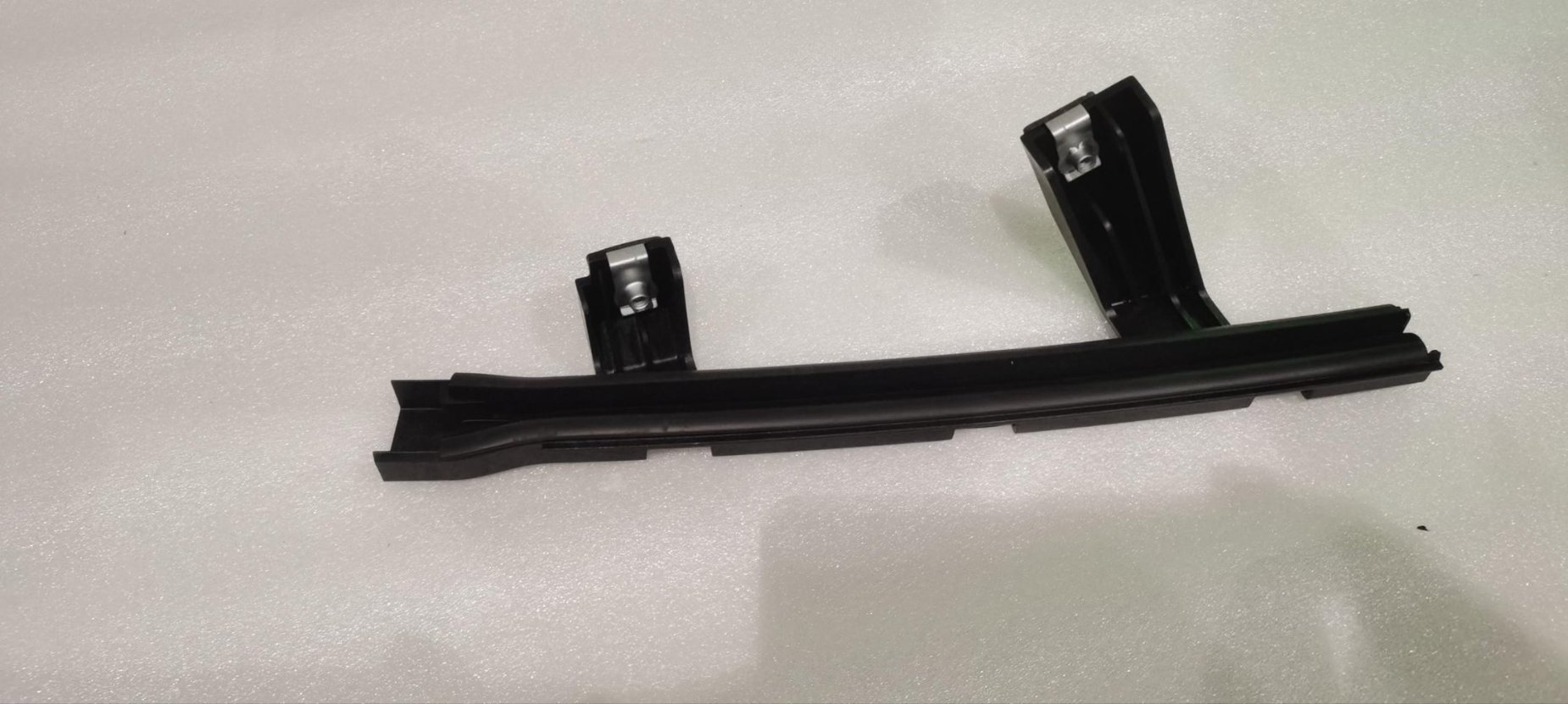 Right Rear Door Rear Movable Guide Rail and Run Channel Assembly