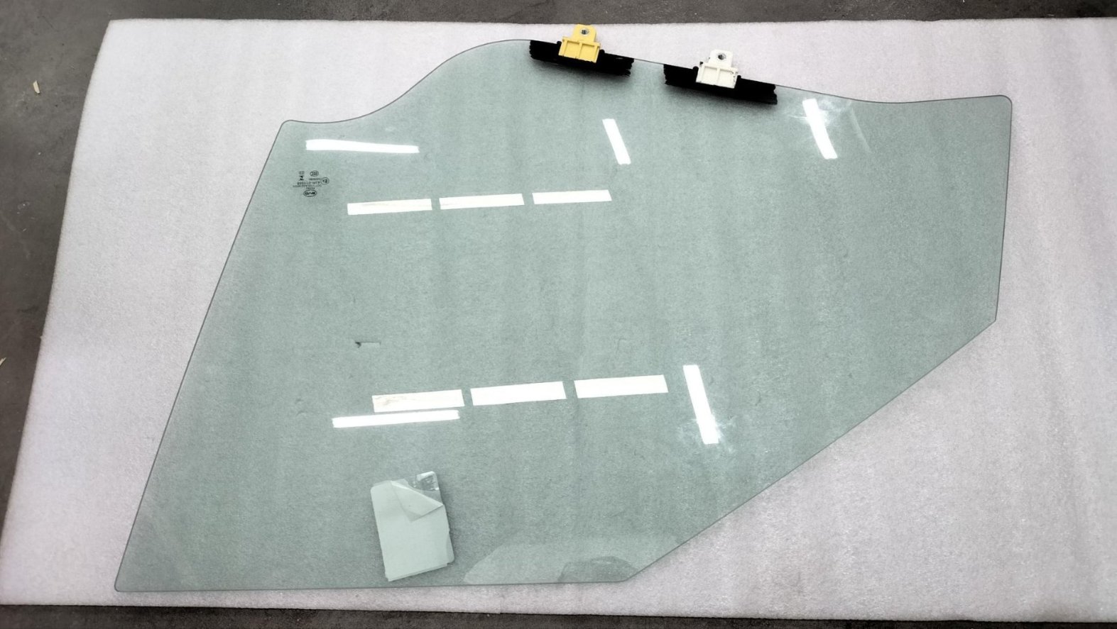Front Left Door Glass Assembly