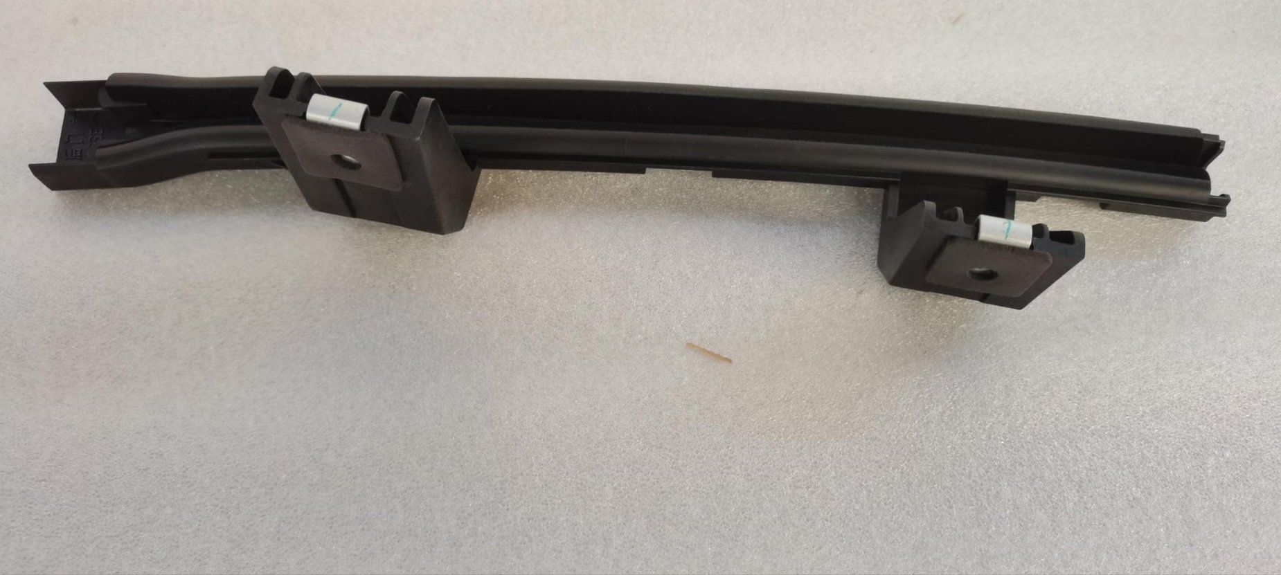 Right Rear Door Front Movable Guide Rail and Run Channel Assembly