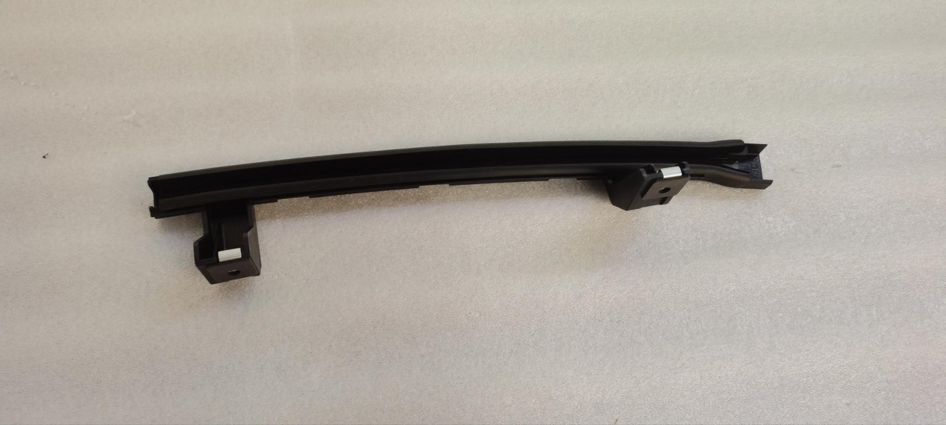 Right Front Door Movable Run Channel & Glass Weatherstrip Assembly