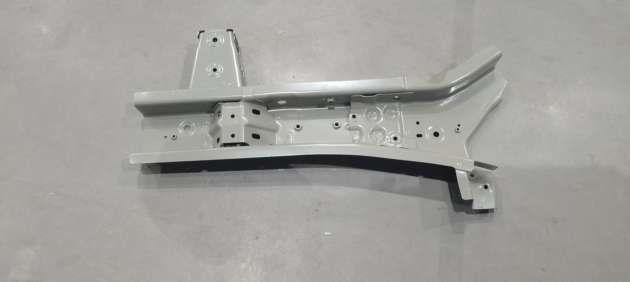 Right front rail front section assembly