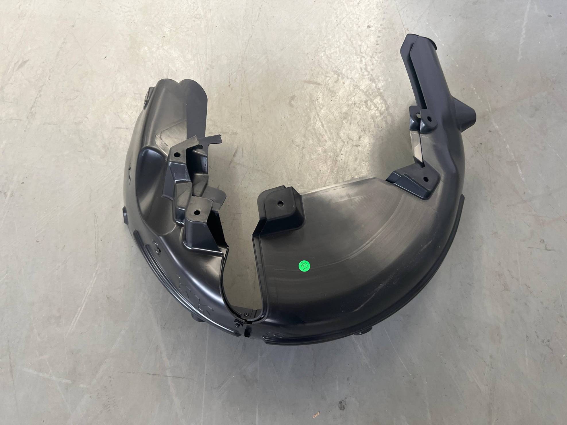 Right Rear Wheel Mudguard Assembly