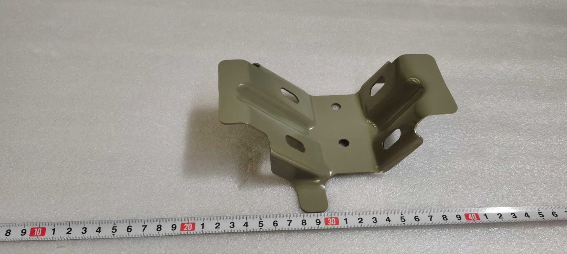 Left front wheel housing front rail brace plate