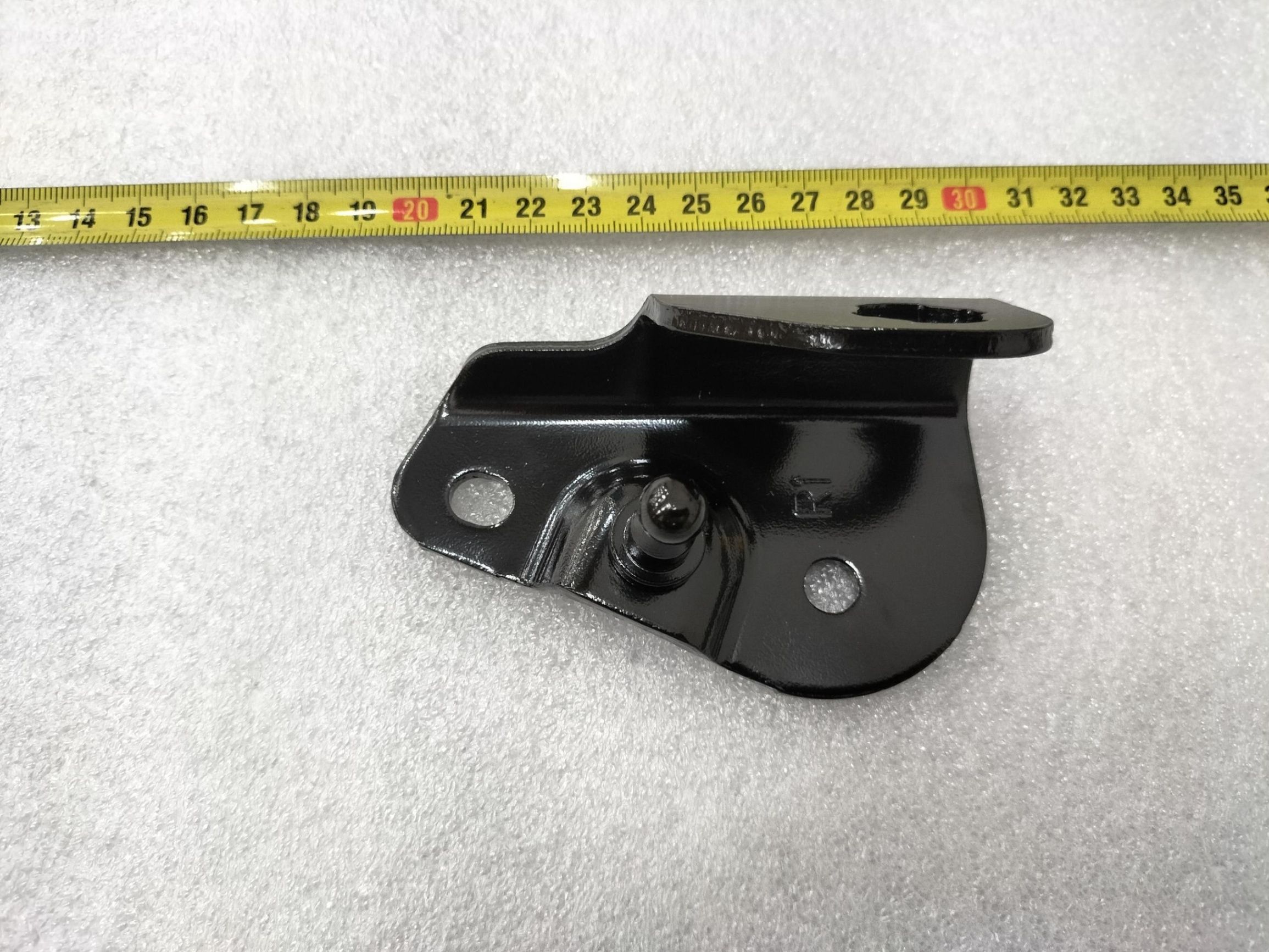 Tailgate right gas spring door-side bracket