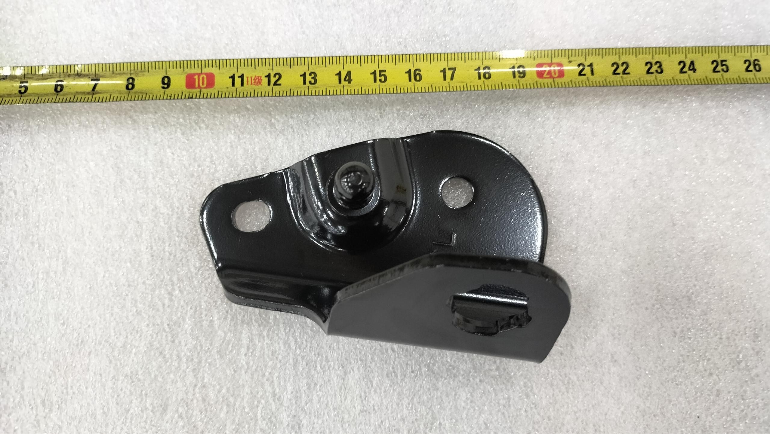 Tailgate left gas spring door-side bracket