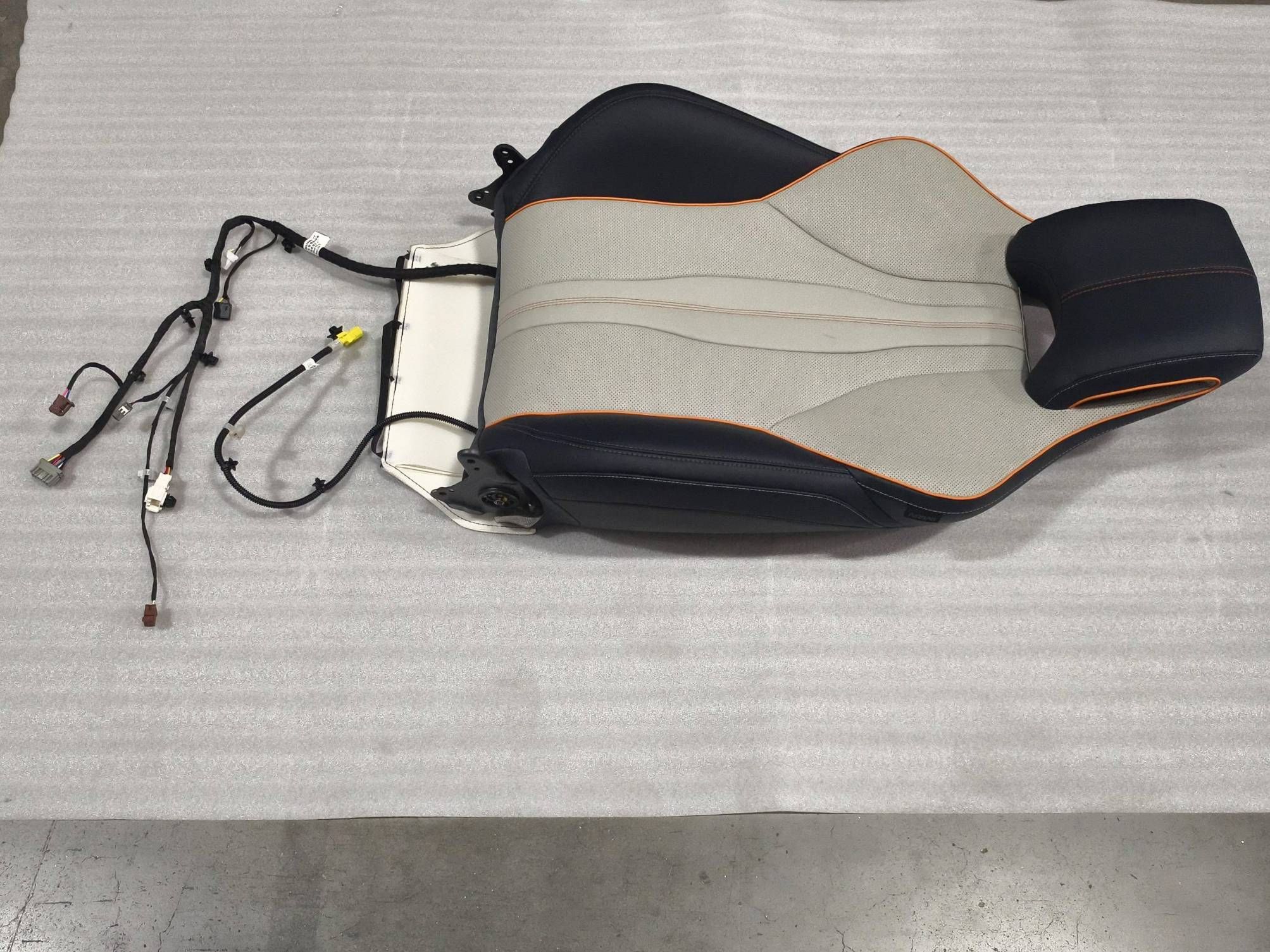 Driver seat backrest assembly