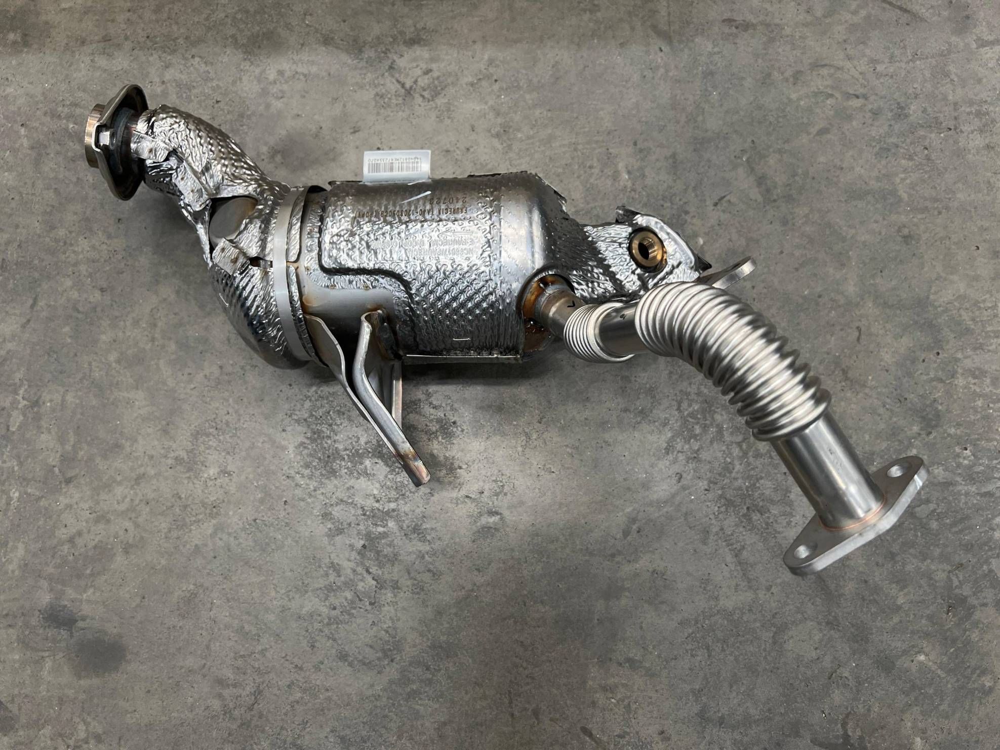 Catalytic Converter with Exhaust Pipe Assembly