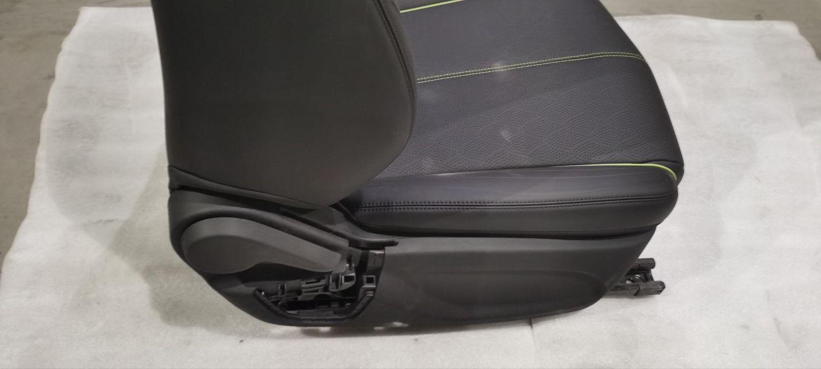 Front passenger seat assembly - Spring Green