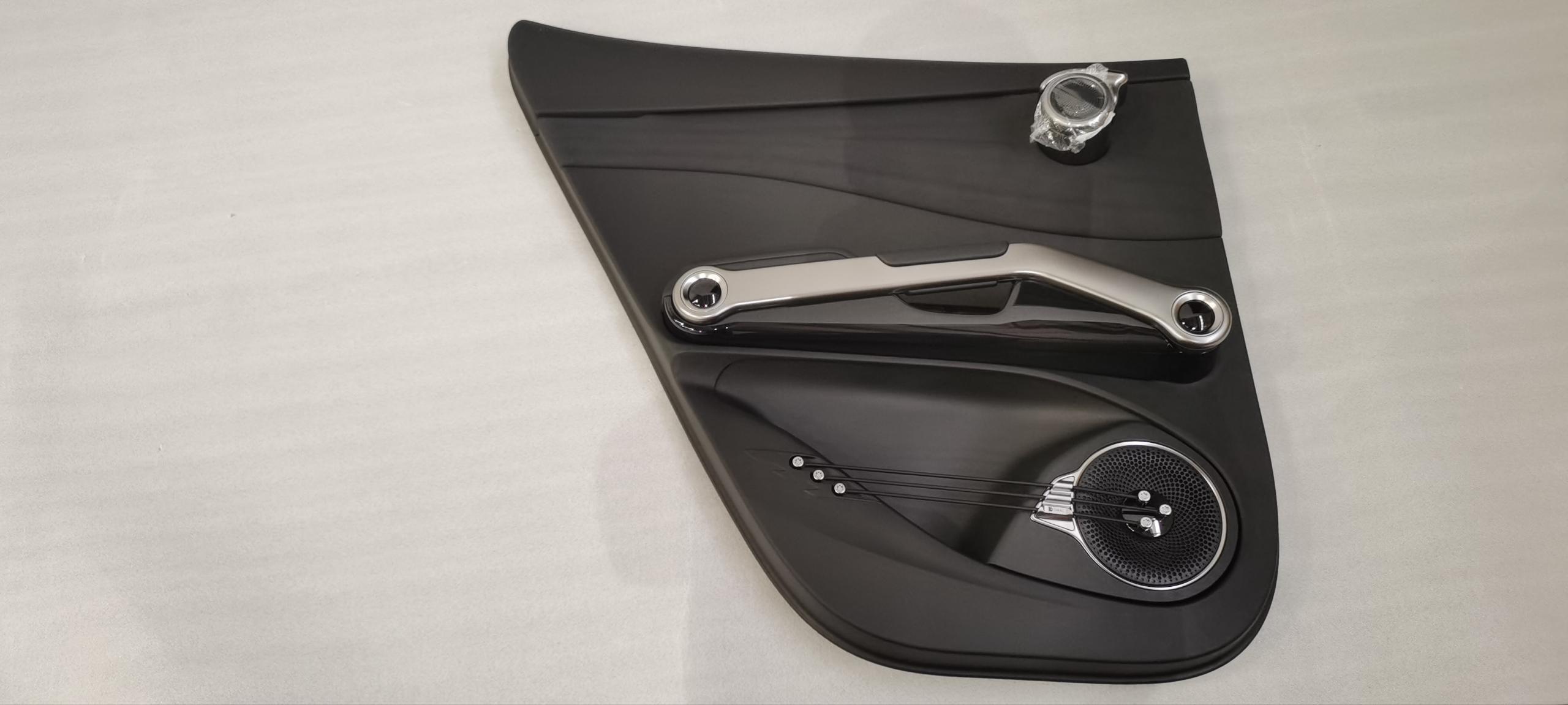 Left rear door trim panel assembly - Deep Black 5
