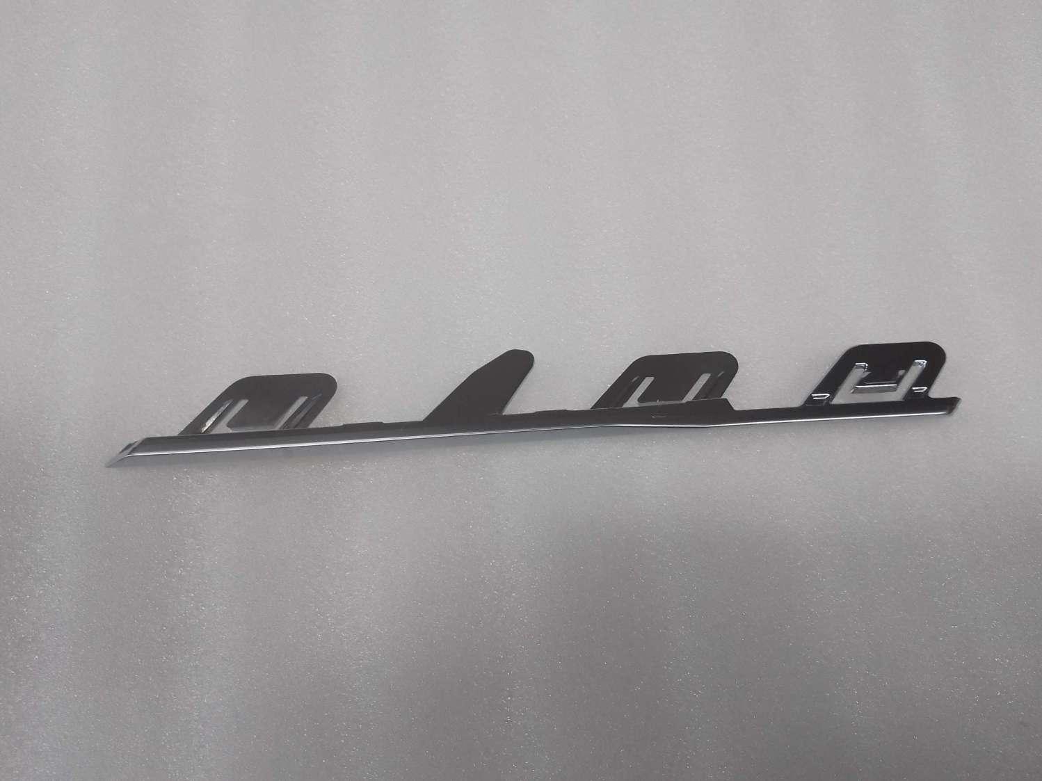 Front bumper right air curtain trim strip II