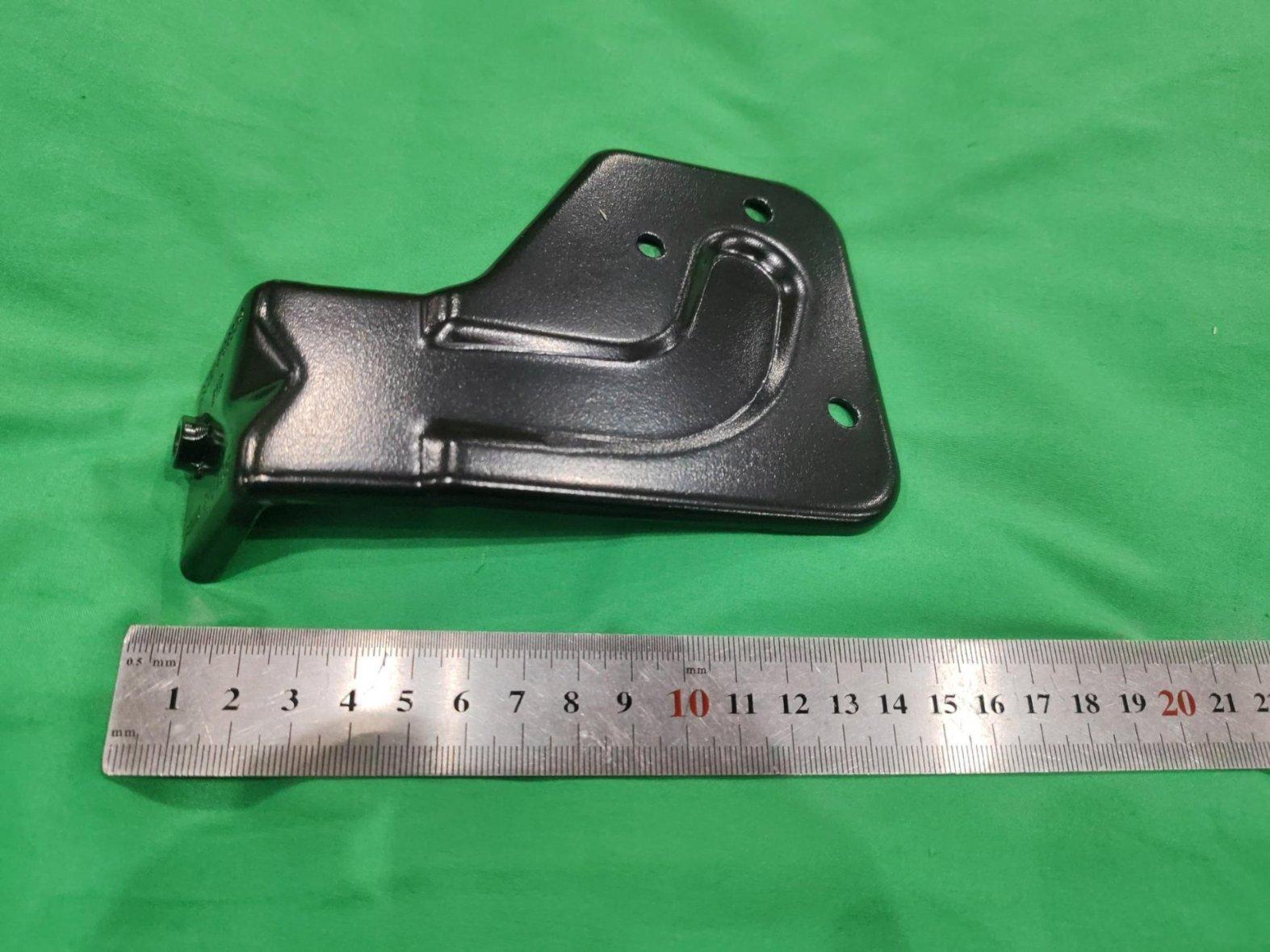 Left front door bracket assembly