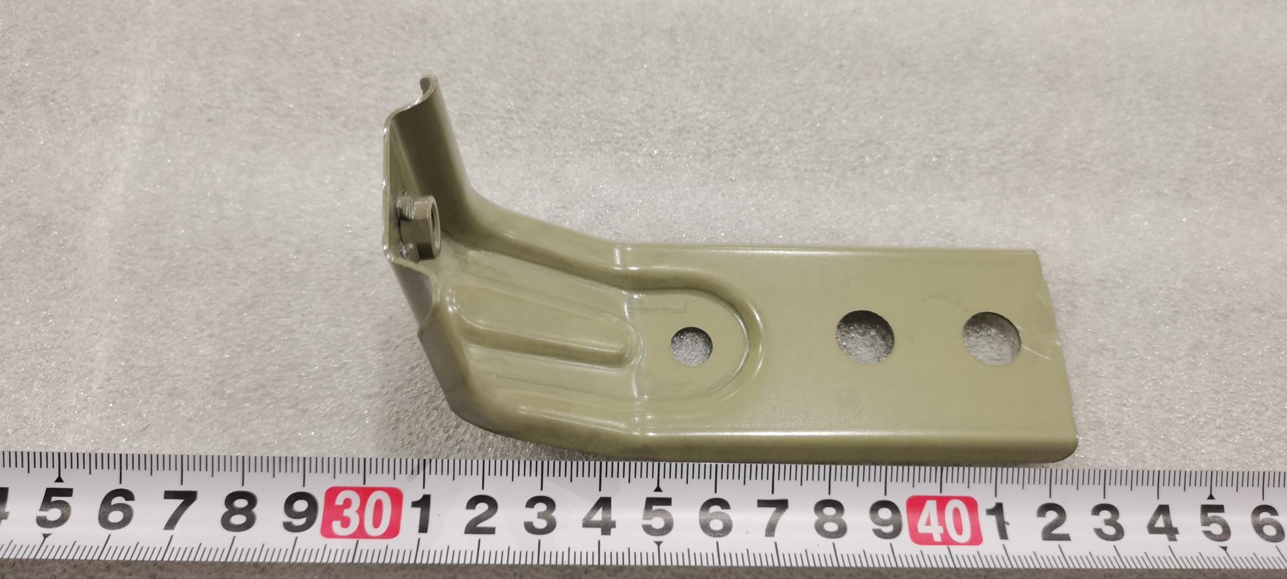 Right Fender Upper Mounting Bracket I