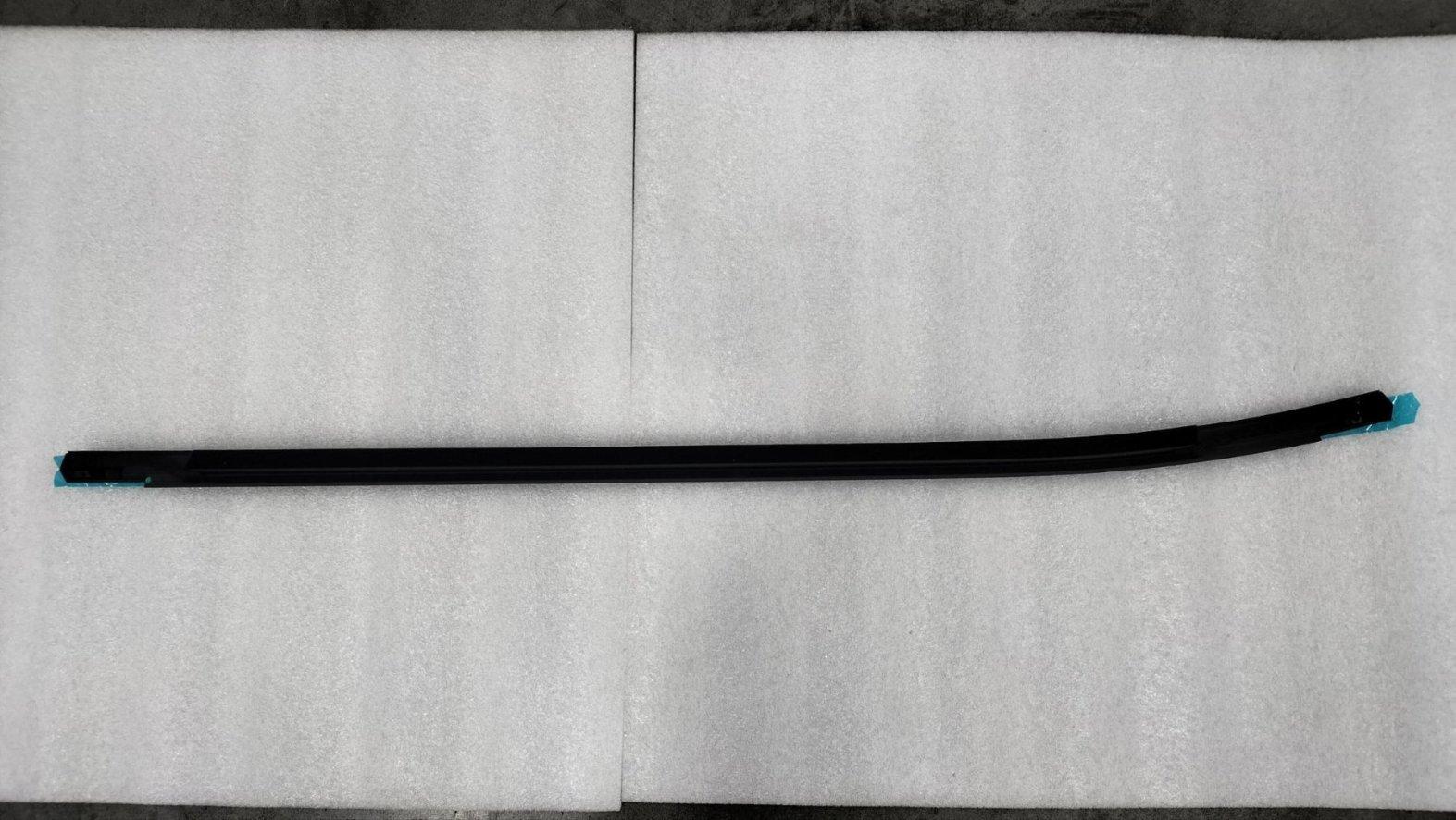 Right Rear Door Outer Belt Weatherstrip Assembly