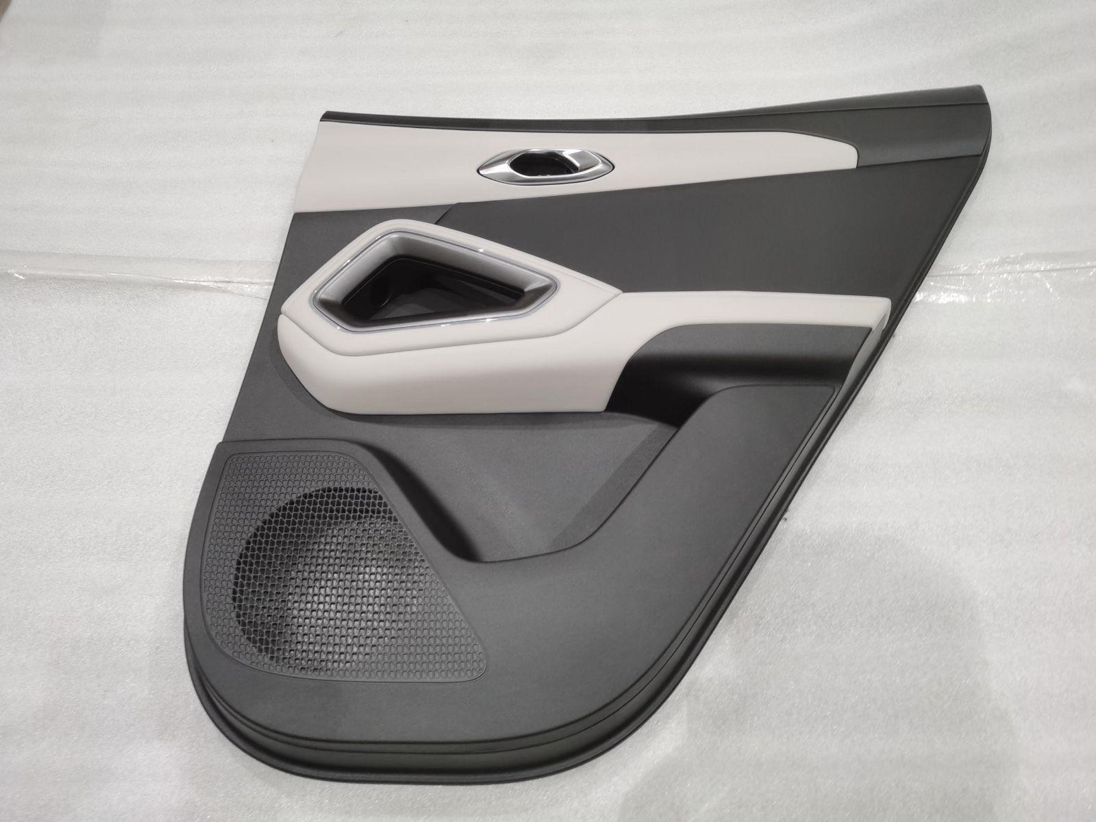 Right rear door trim panel sub-assembly – Sandstone Beige