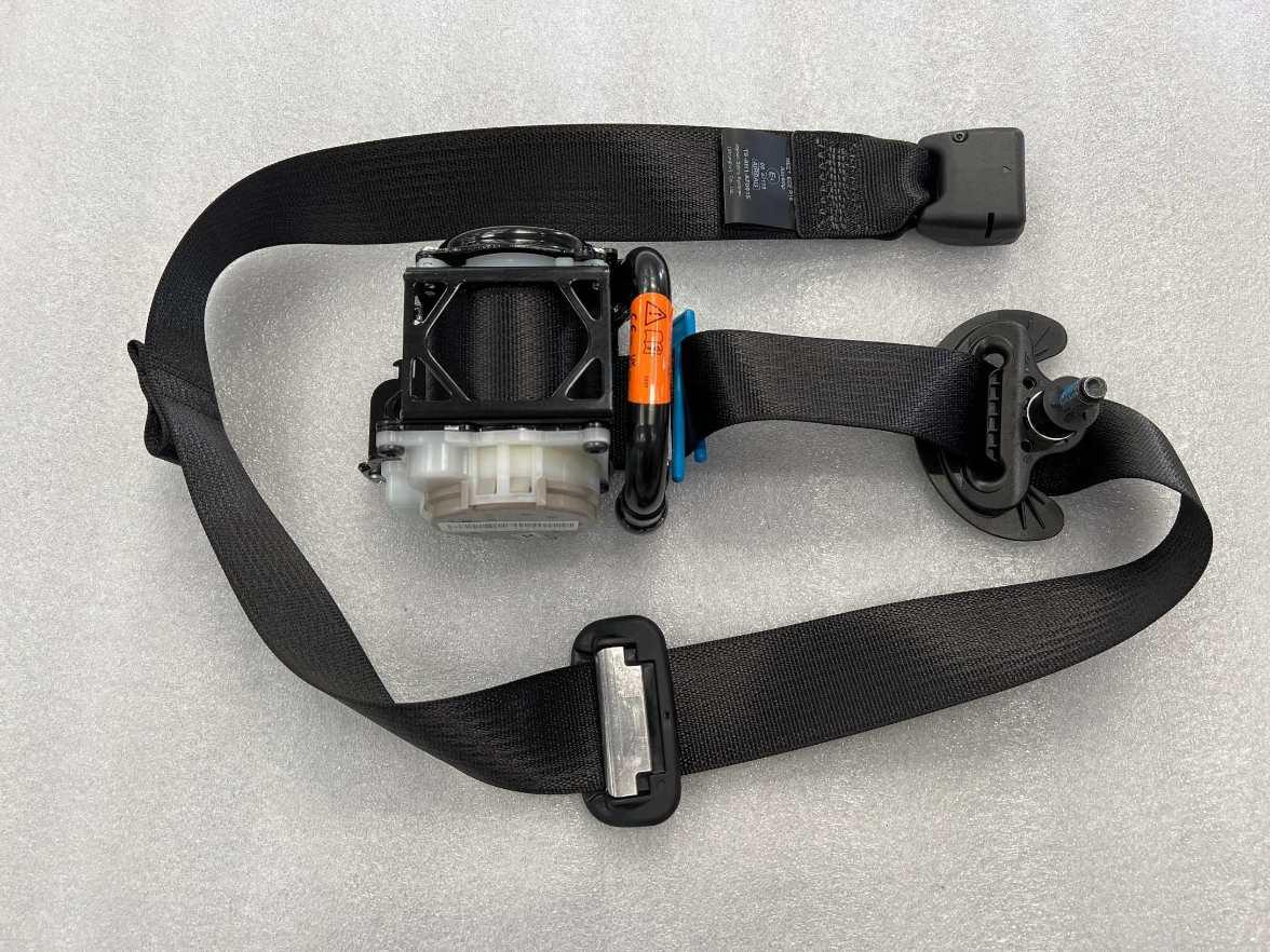 Right Front Seat Belt Assembly