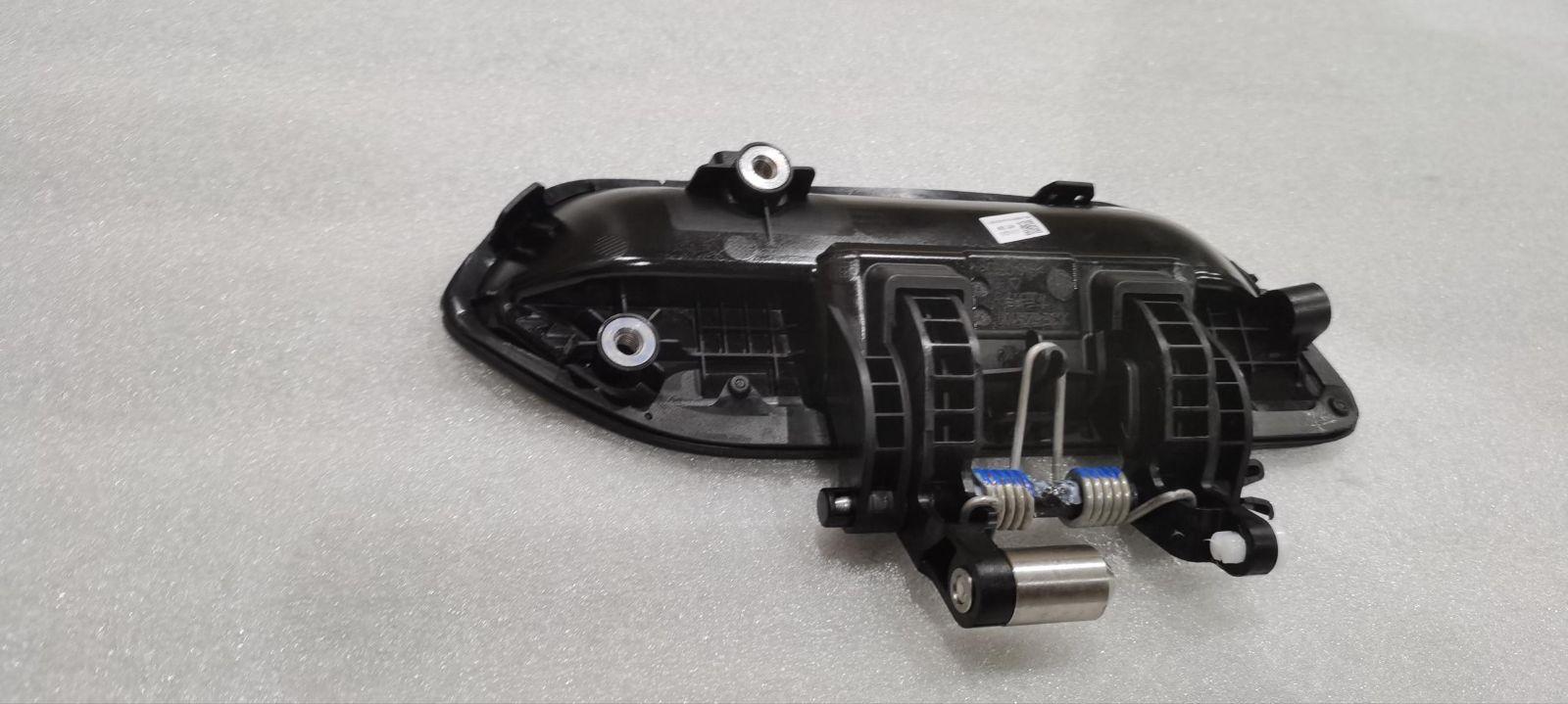 Left rear door outer handle assembly