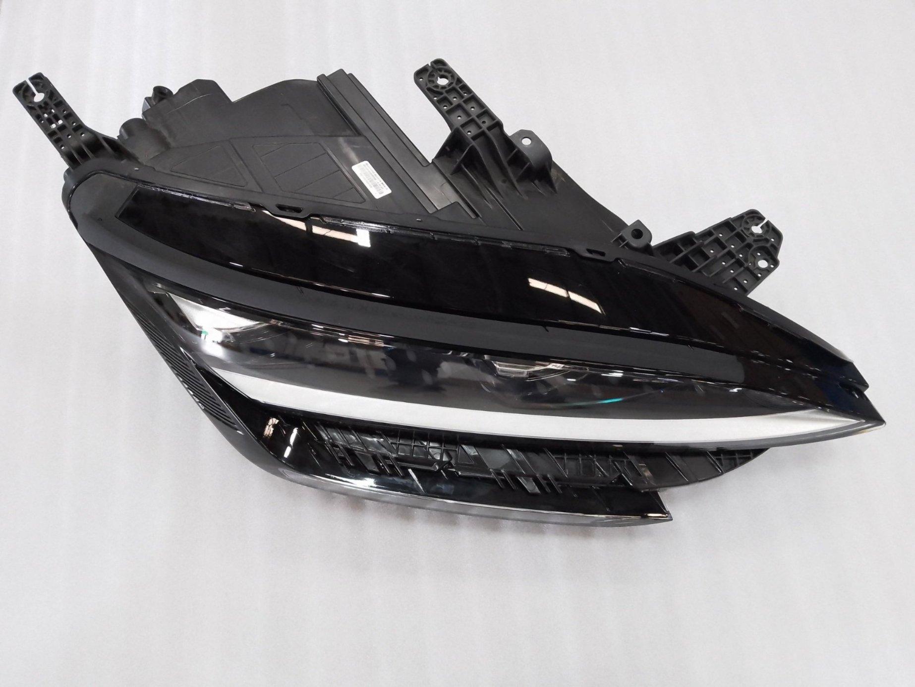Right Combination Headlamp Assembly