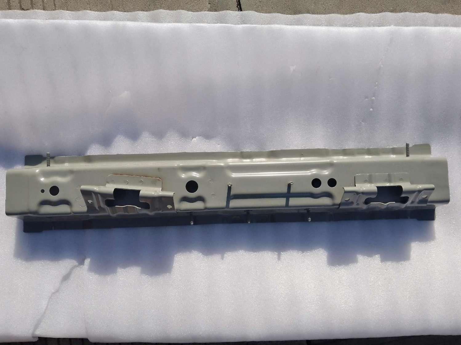 Center Floor Rear Cross Member Assembly