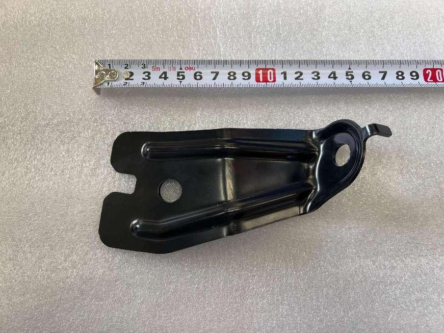 Left D-Pillar Seat Belt Upper Mounting Bracket