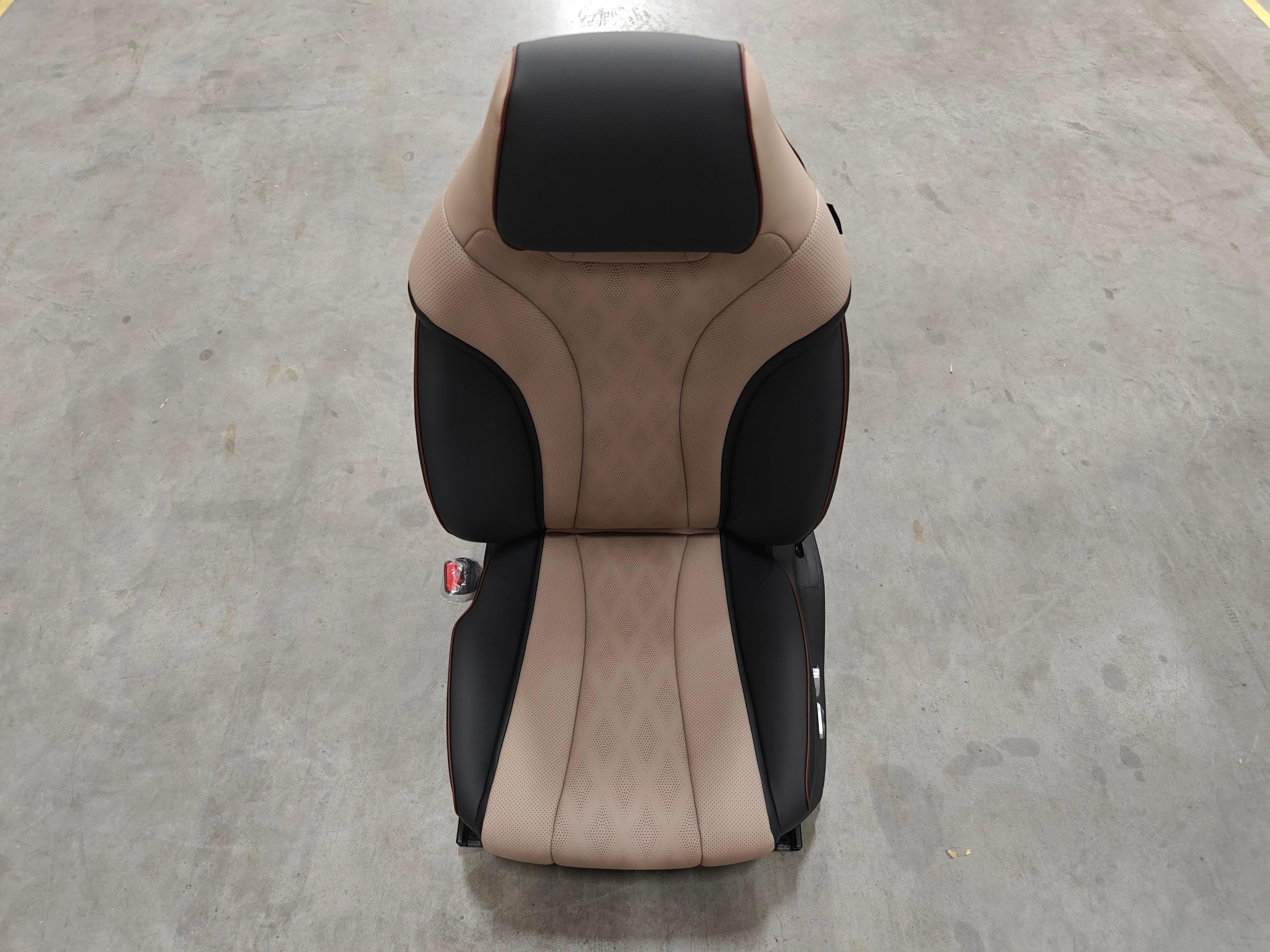 Front passenger seat assembly - Hazelnut Coffee