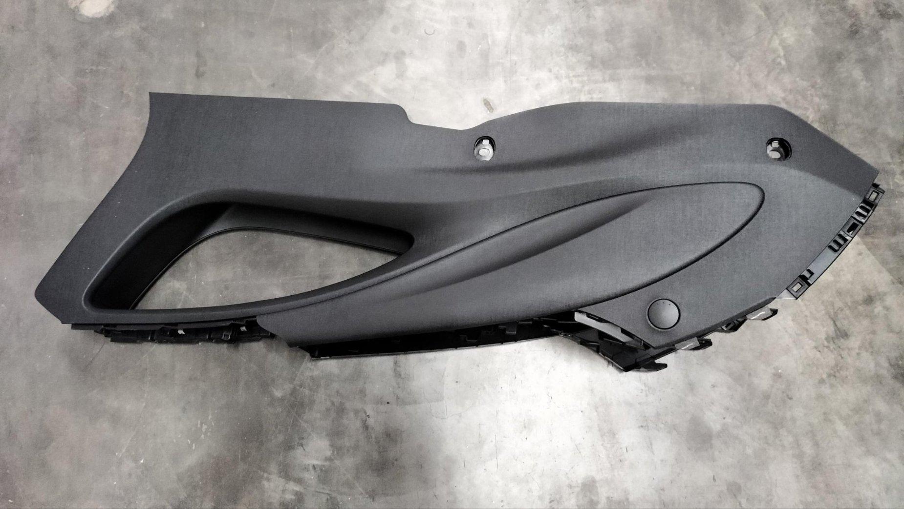Front Passenger Instrument Panel Body Assembly - Deep Black 5