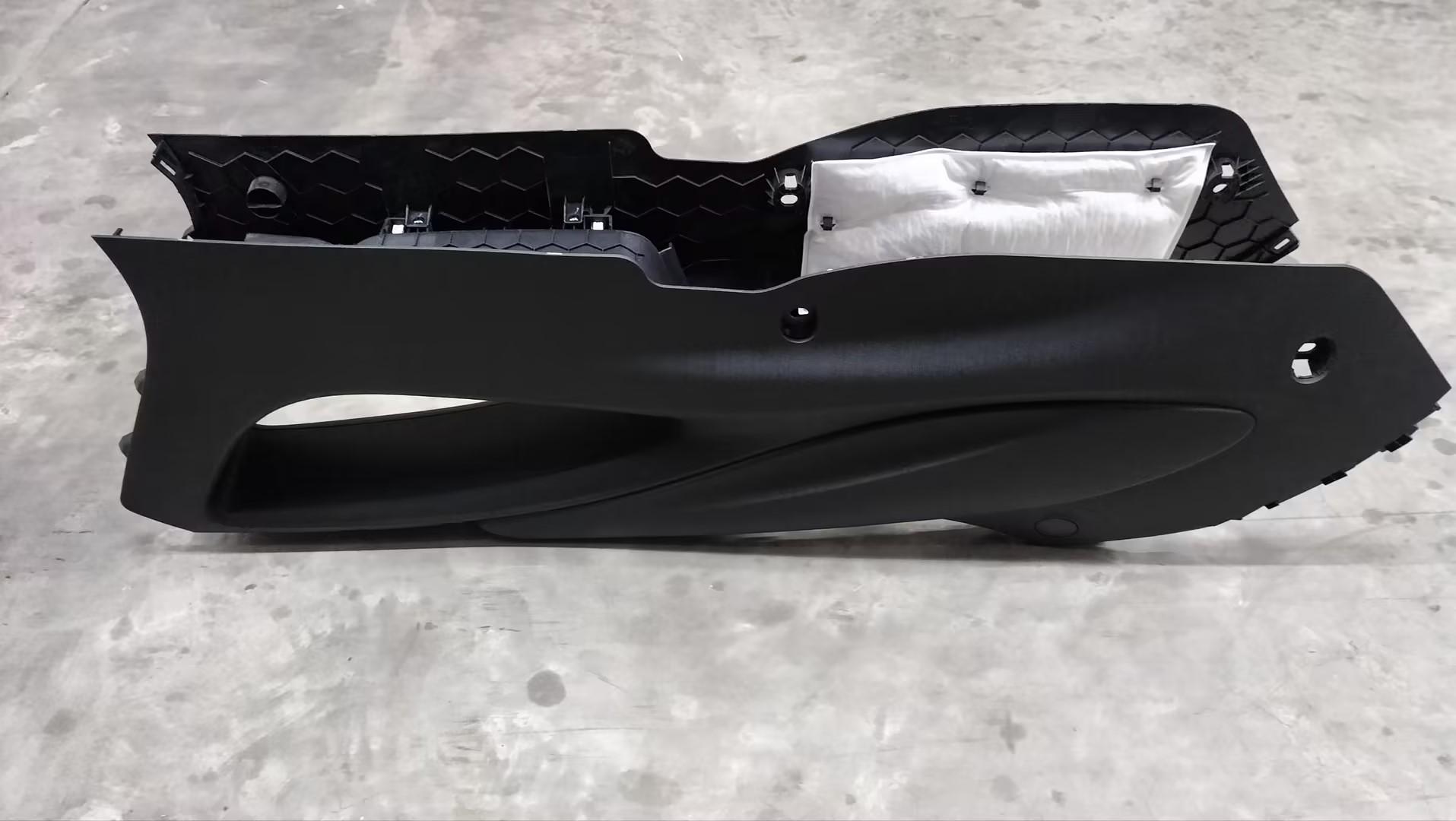 Front Passenger Instrument Panel Body Assembly – Deep Black 5