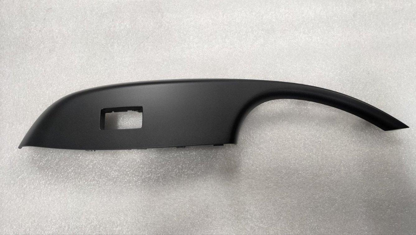 Left front door inner pull handle assembly - Matte Metallic Black