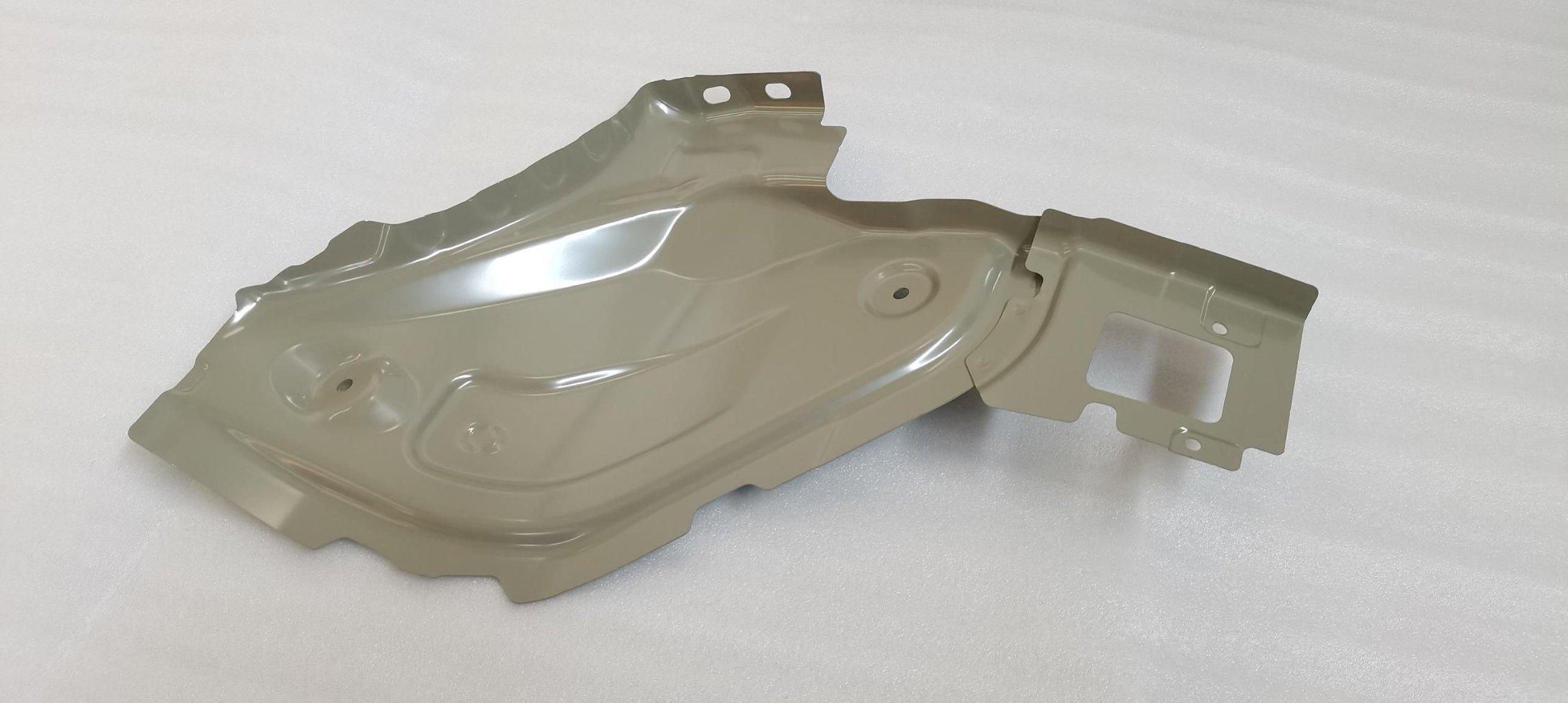 Front Cowl Right Connecting Plate Assembly