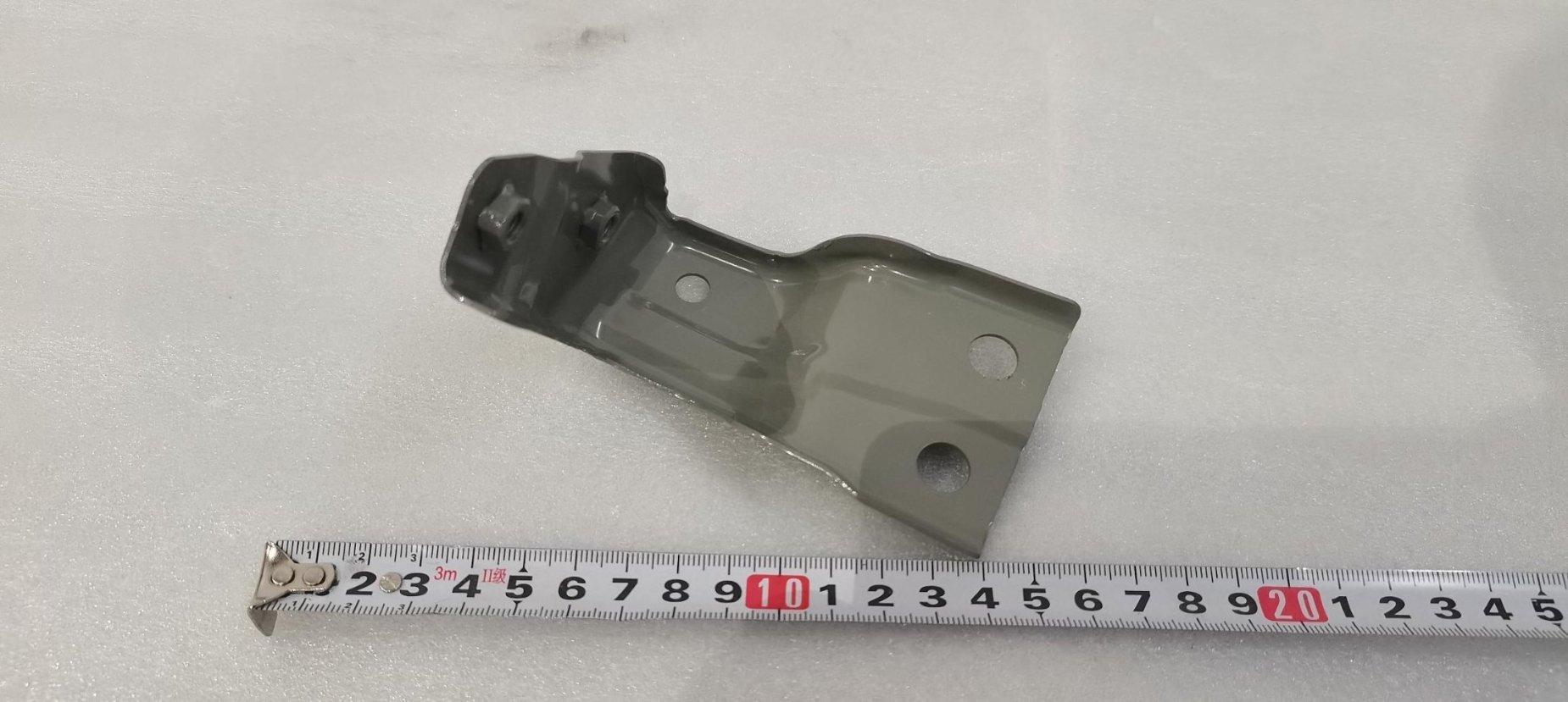 Right front fender bracket