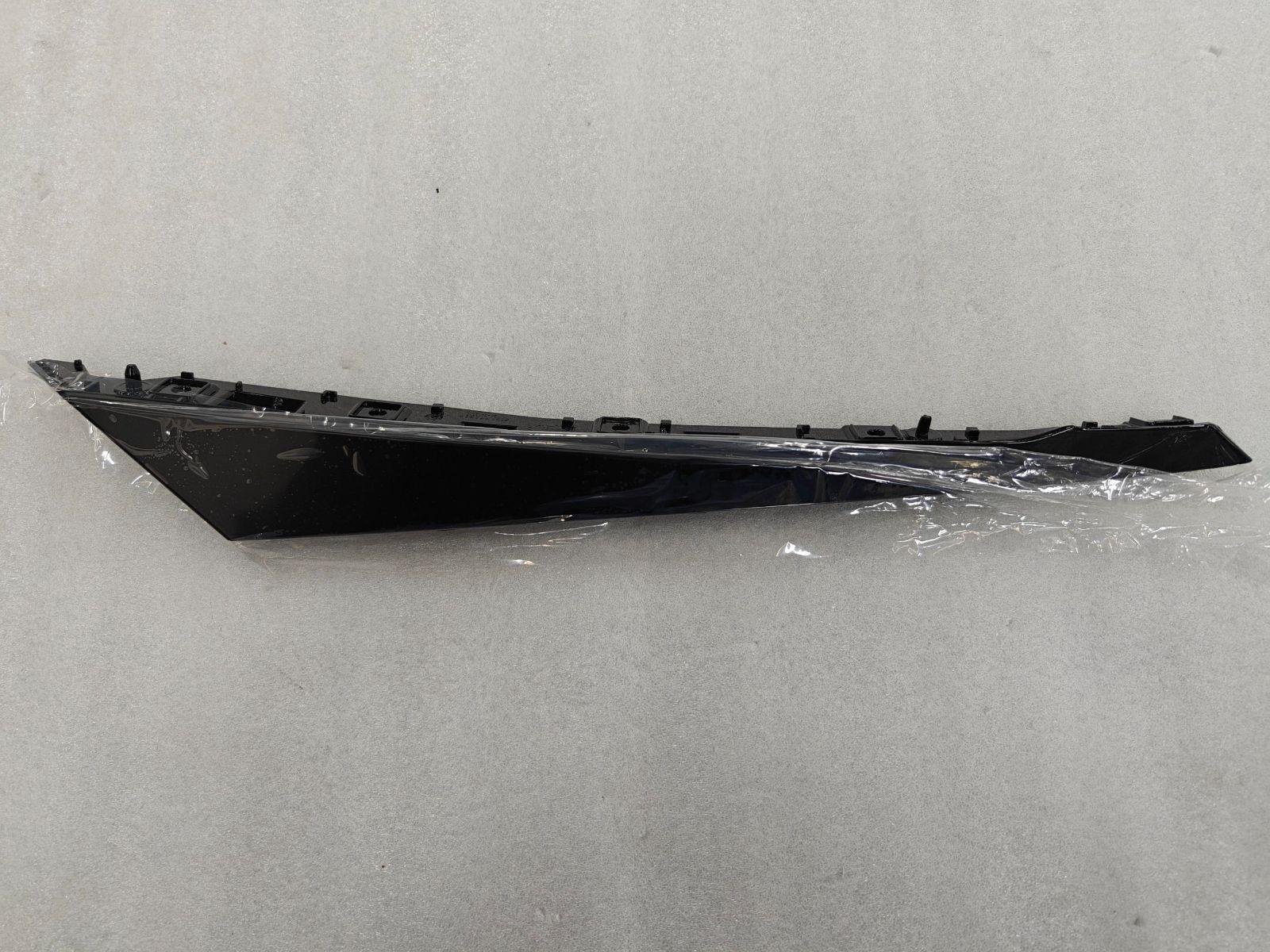 Left D-Pillar Exterior Trim Panel Bracket Assembly