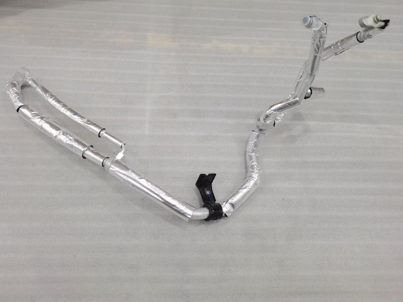 Compressor Suction Pipe and Refrigerant Hard Pipe Assembly