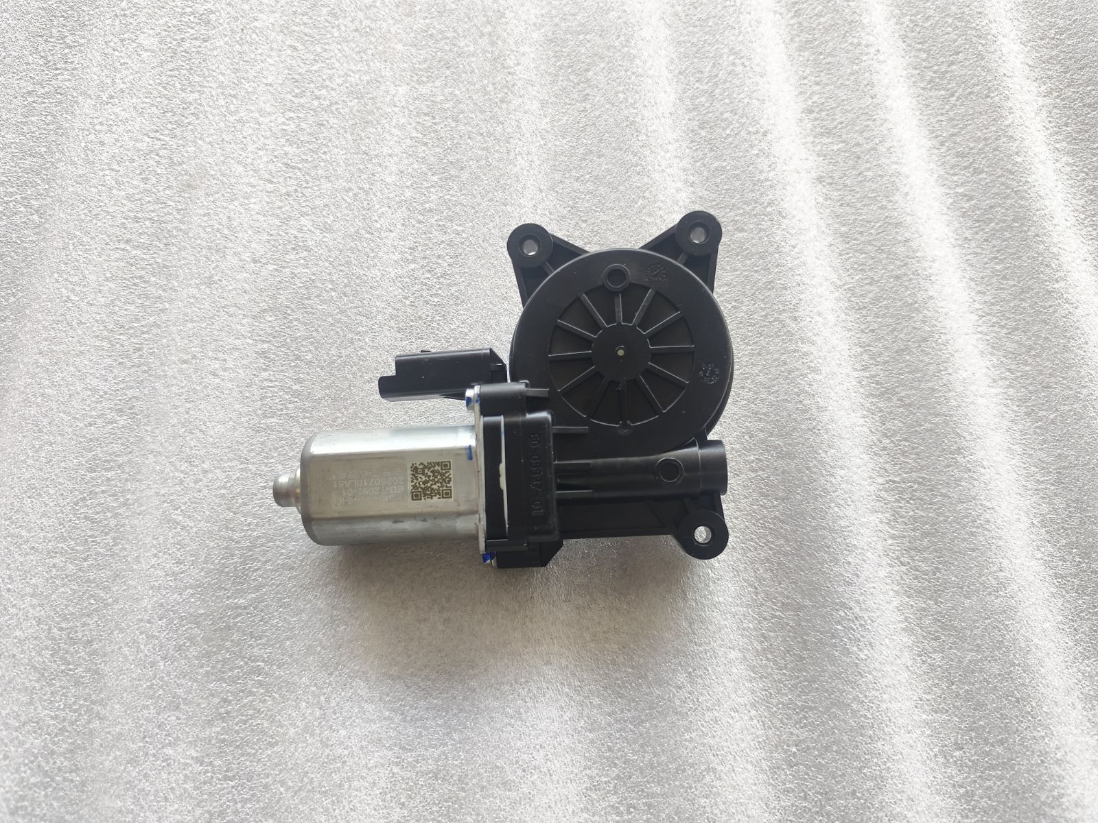 Right rear door window regulator motor