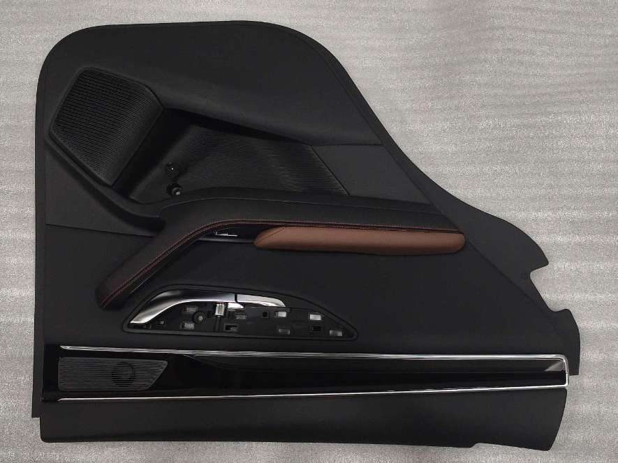 Left rear door trim panel assembly – Deep Black 5