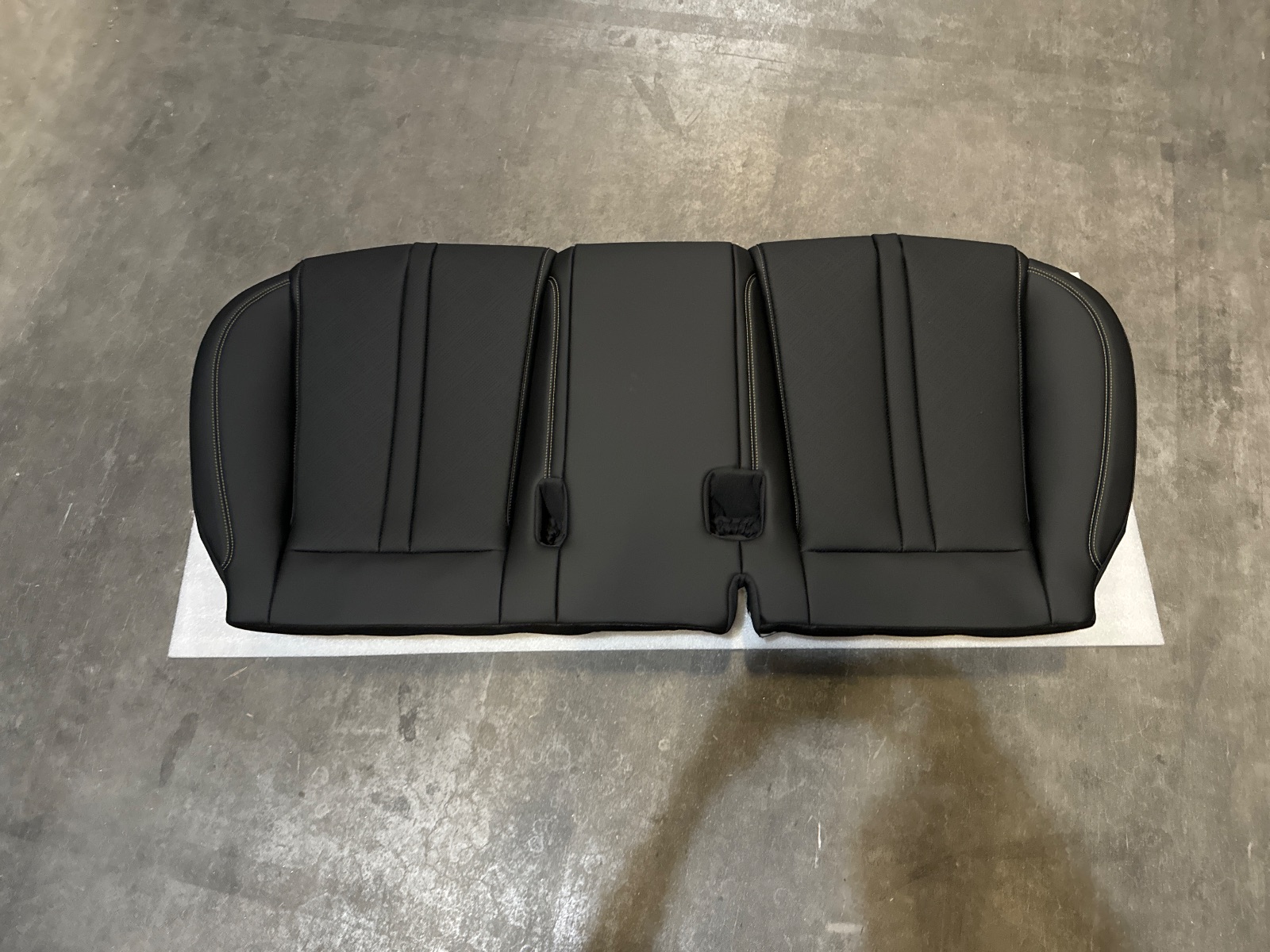 Left Rear Seat Cushion Assembly - Deep Black 5