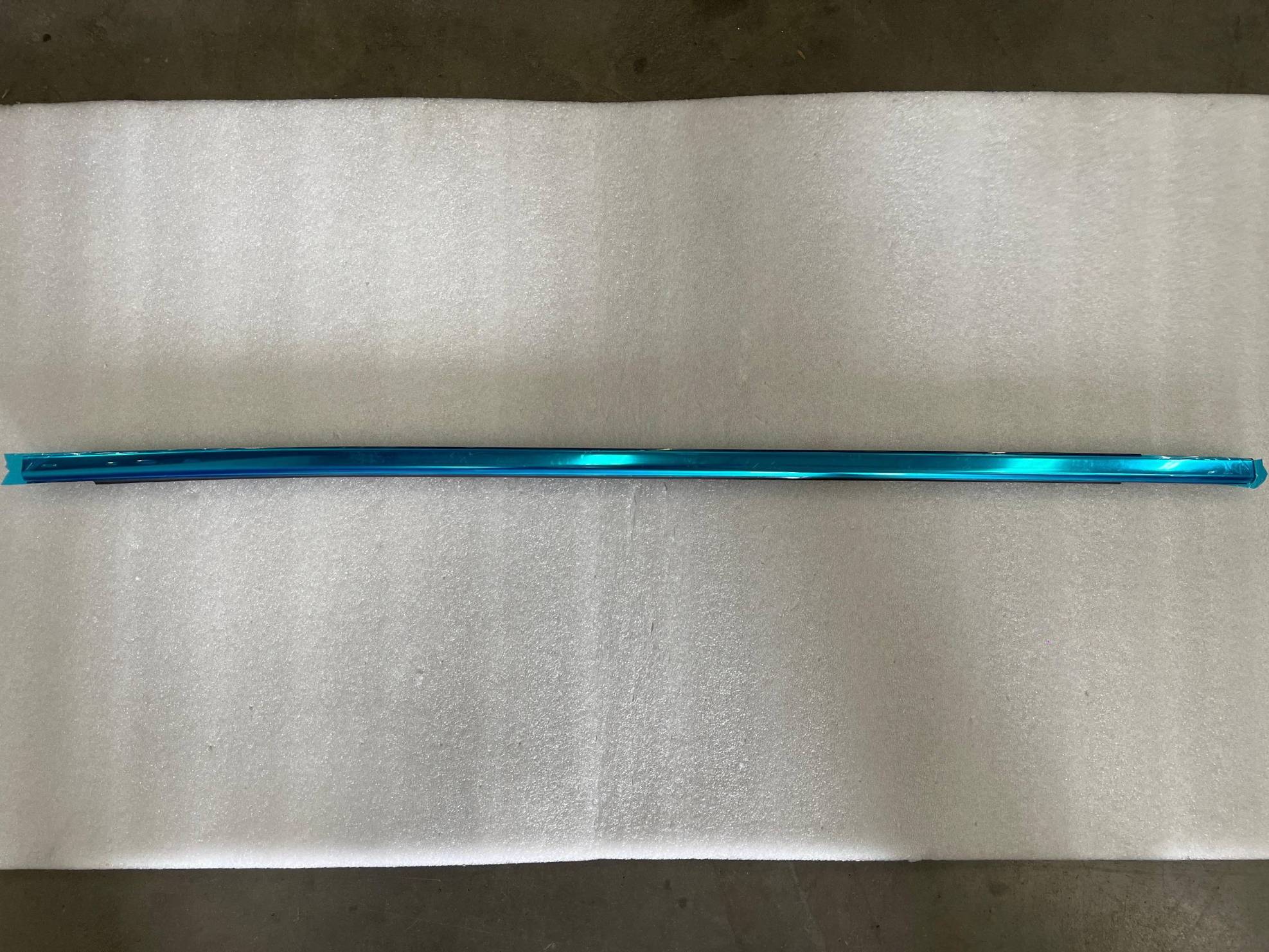 Right front door outer weatherstrip