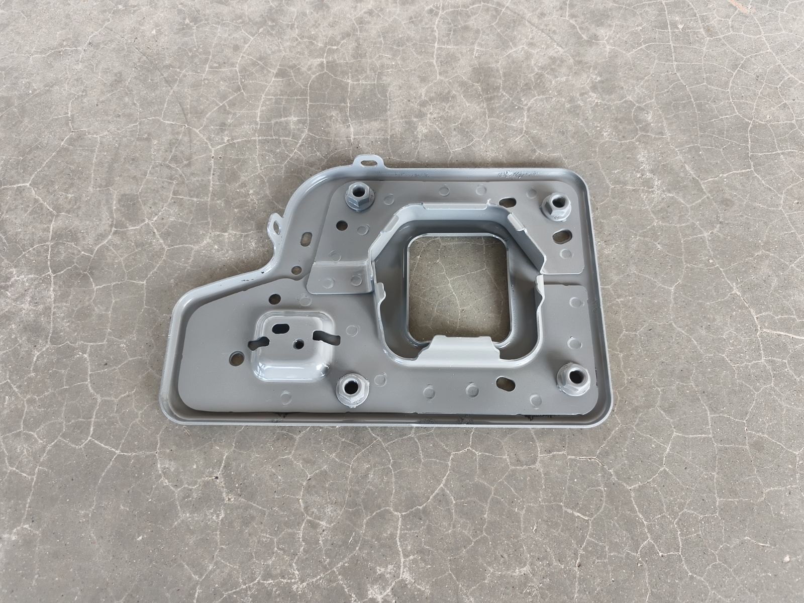 Front Bumper Beam Right Mounting Plate Assembly