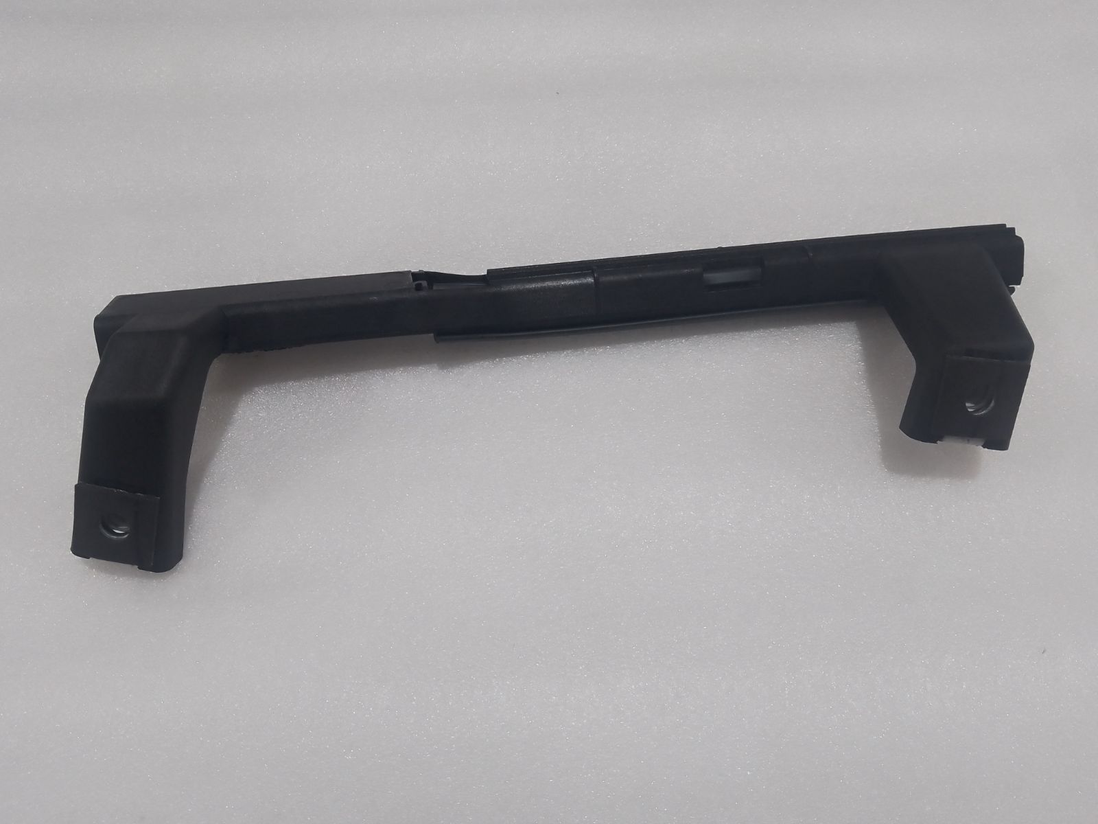 Left front door front movable guide rail and glass run channel assembly