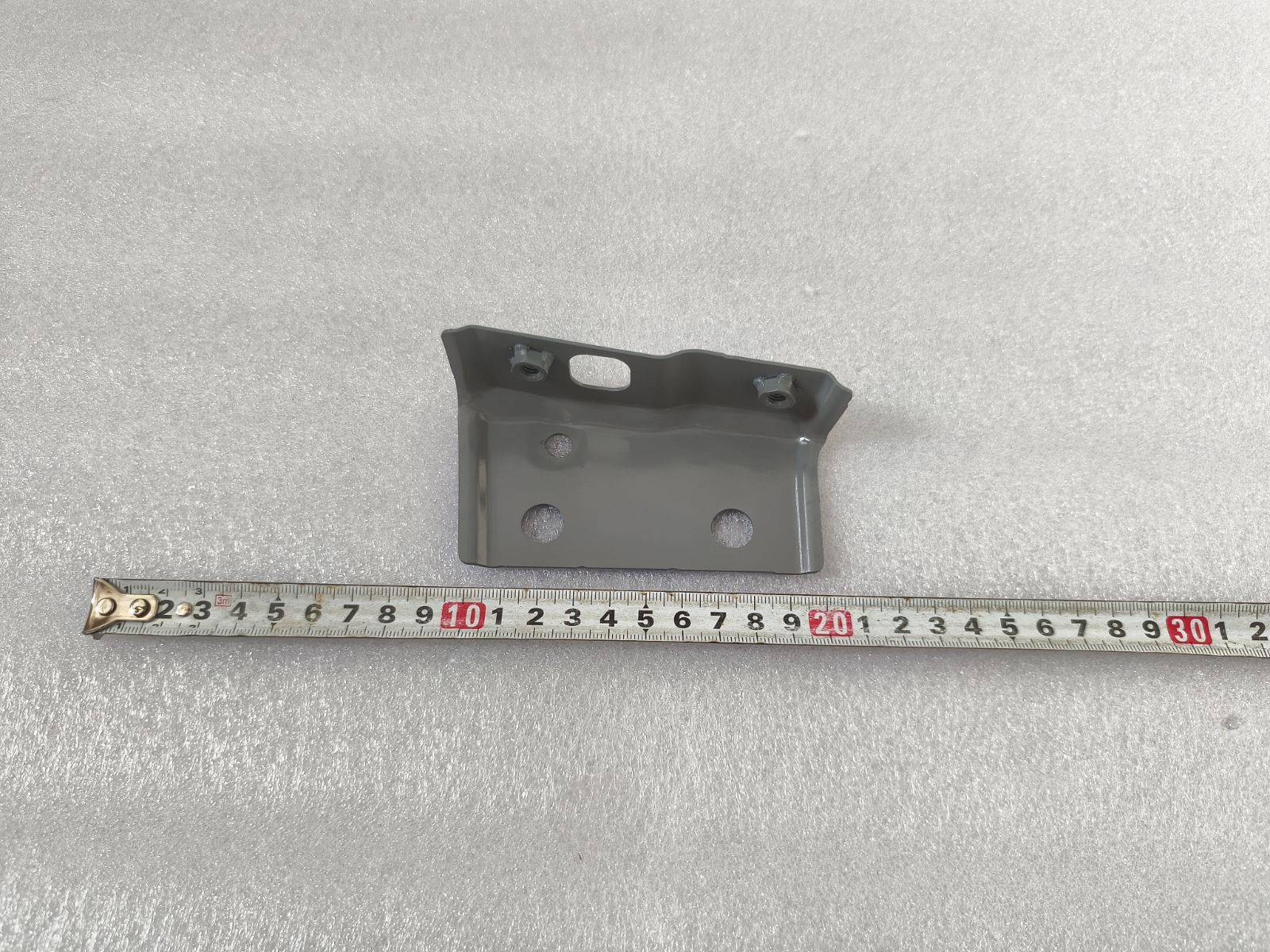 Right Fender Upper Front Mounting Bracket