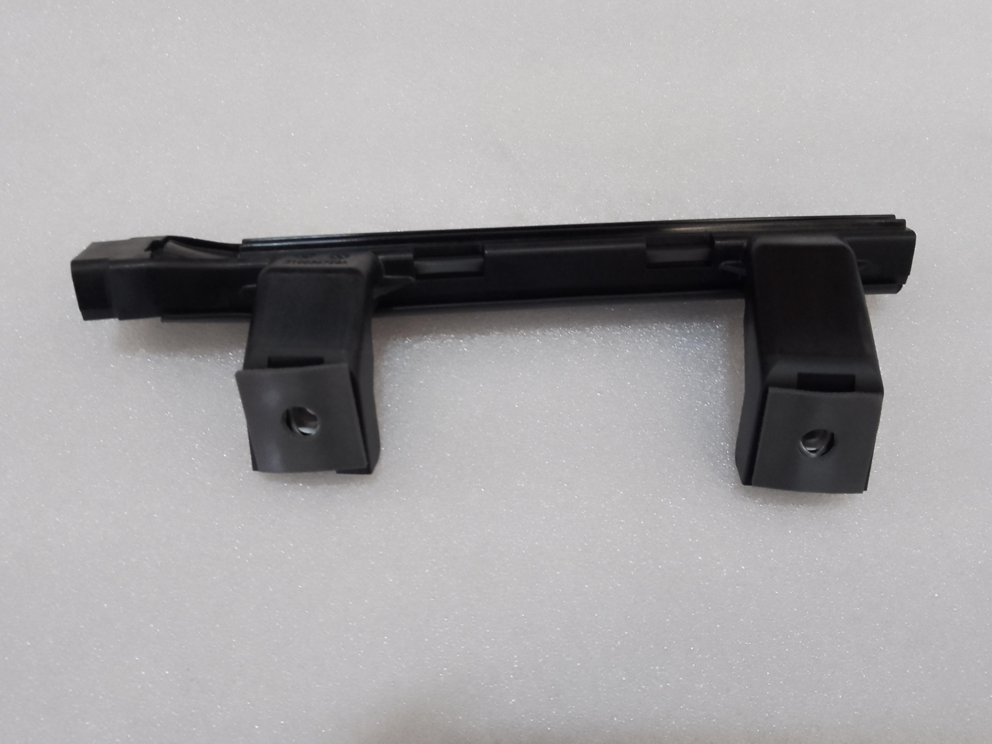 Left rear door front sliding run channel and glass guide assembly
