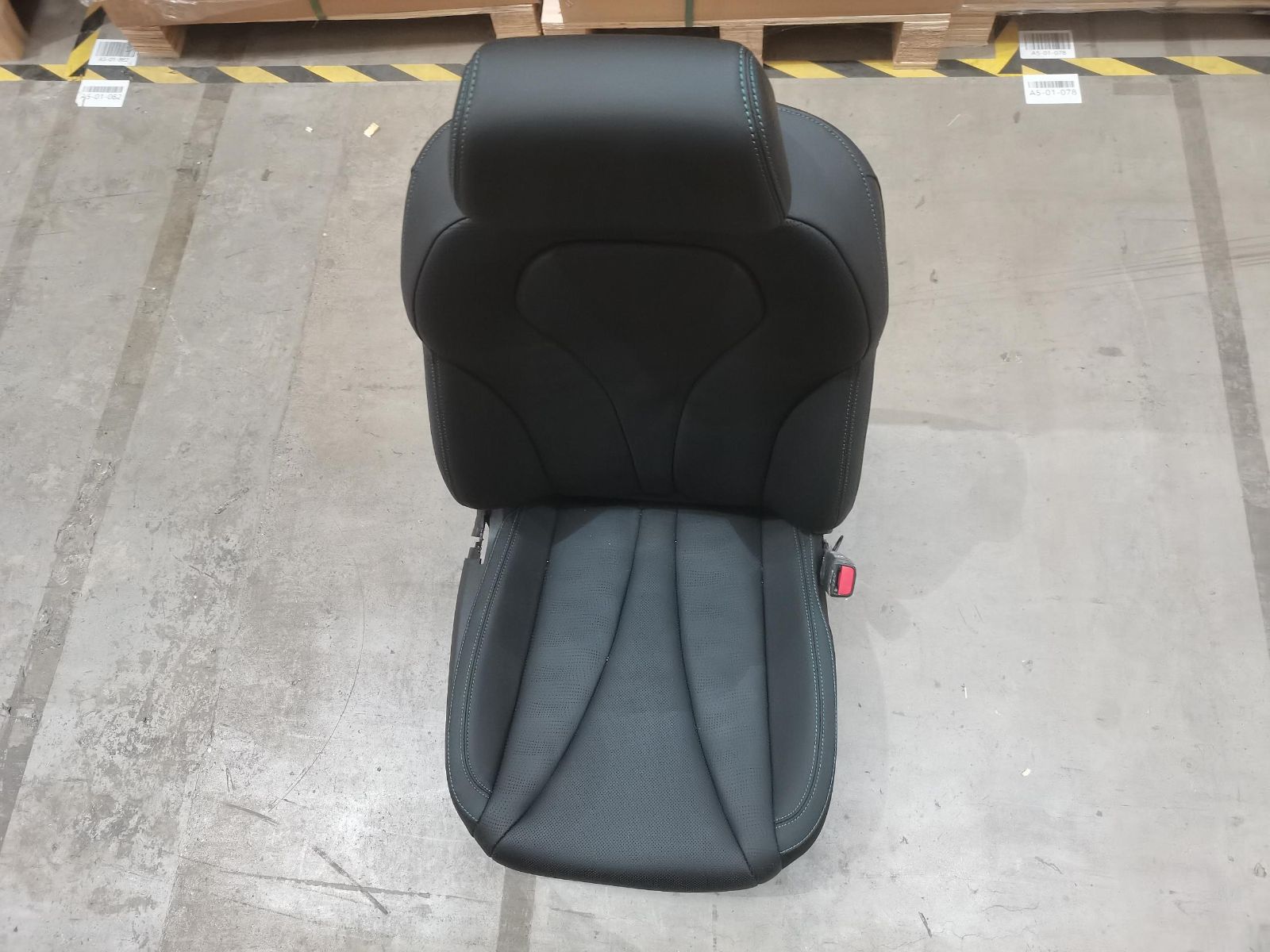 Front passenger seat sub-assembly - Deep Black 5