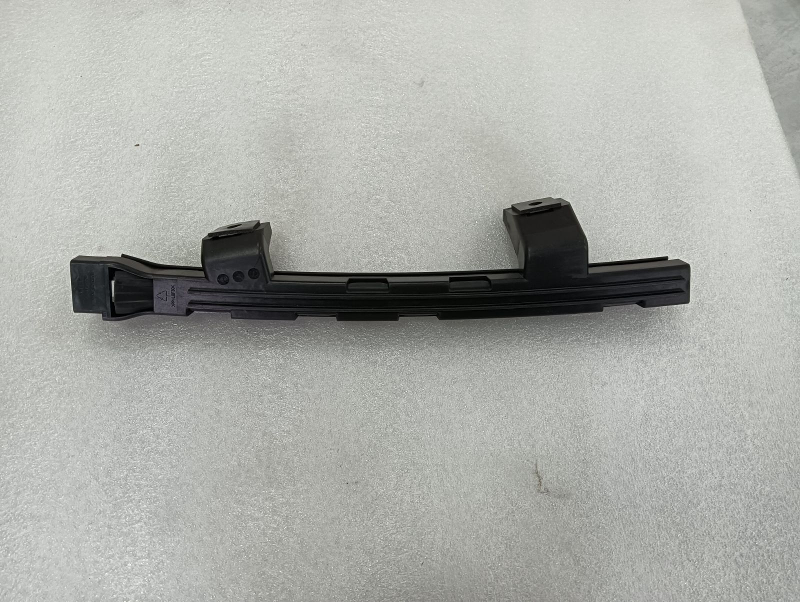Left rear door rear sliding run channel and glass guide assembly
