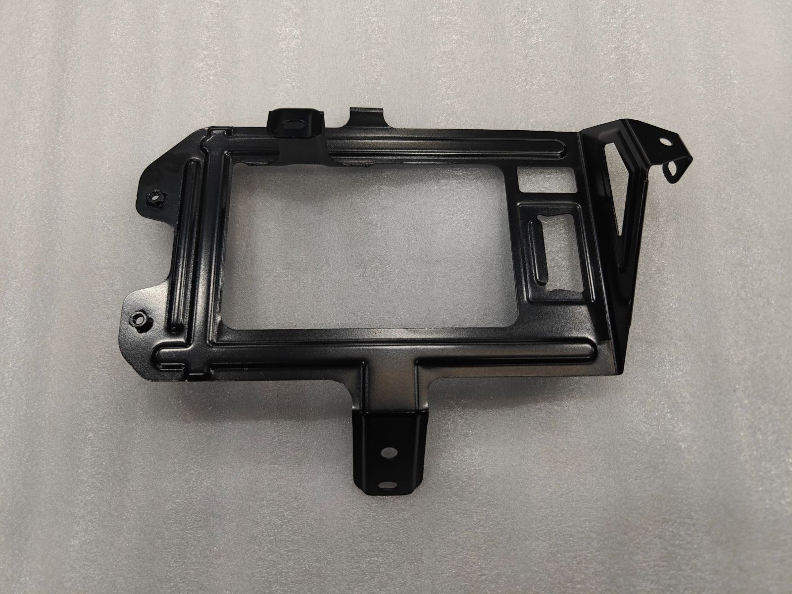 Cross-domain vehicle control platform bracket
